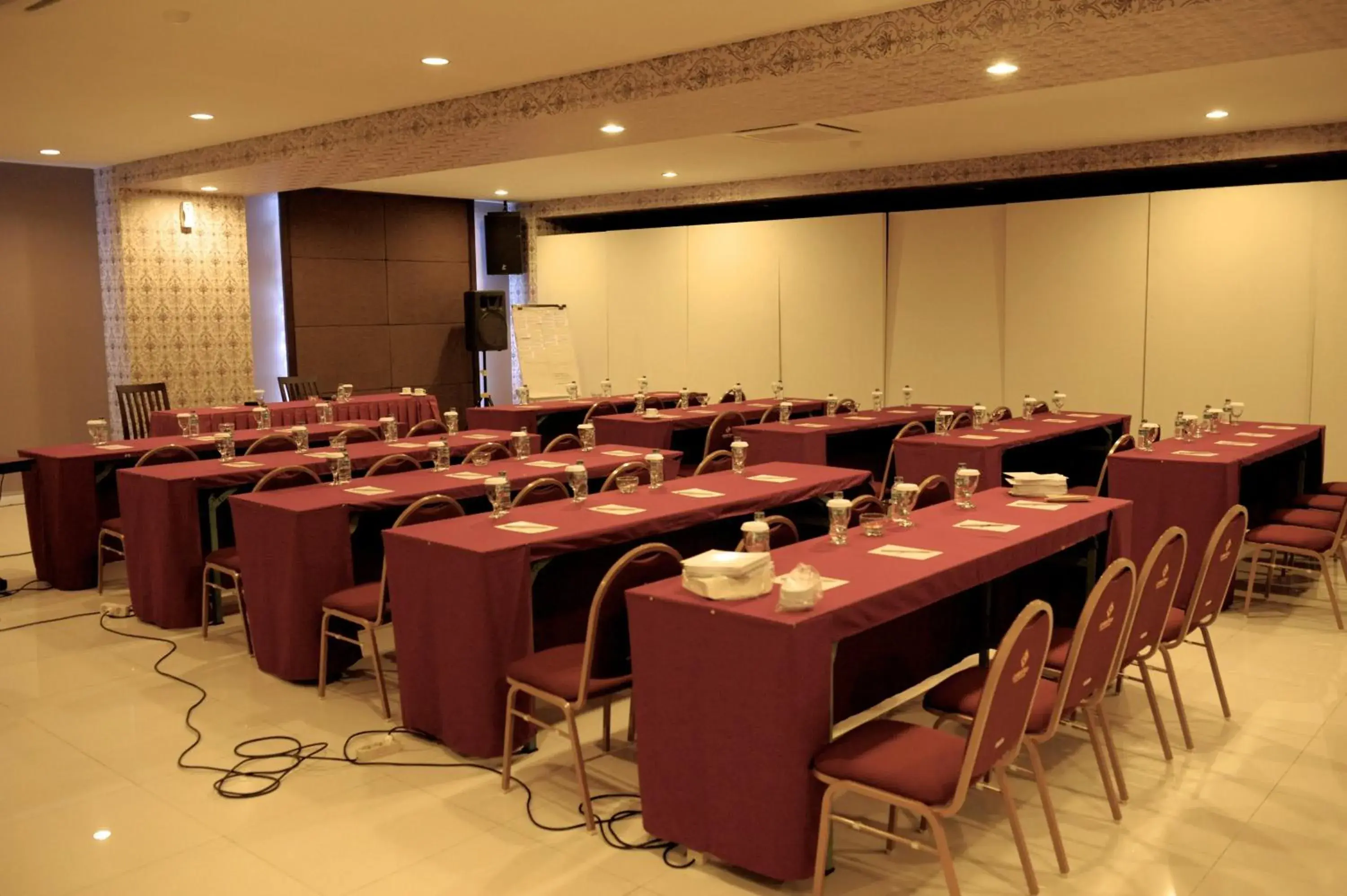 Business facilities in Lombok Plaza Hotel and Convention Business facilities in Lombok Plaza Hotel and Convention