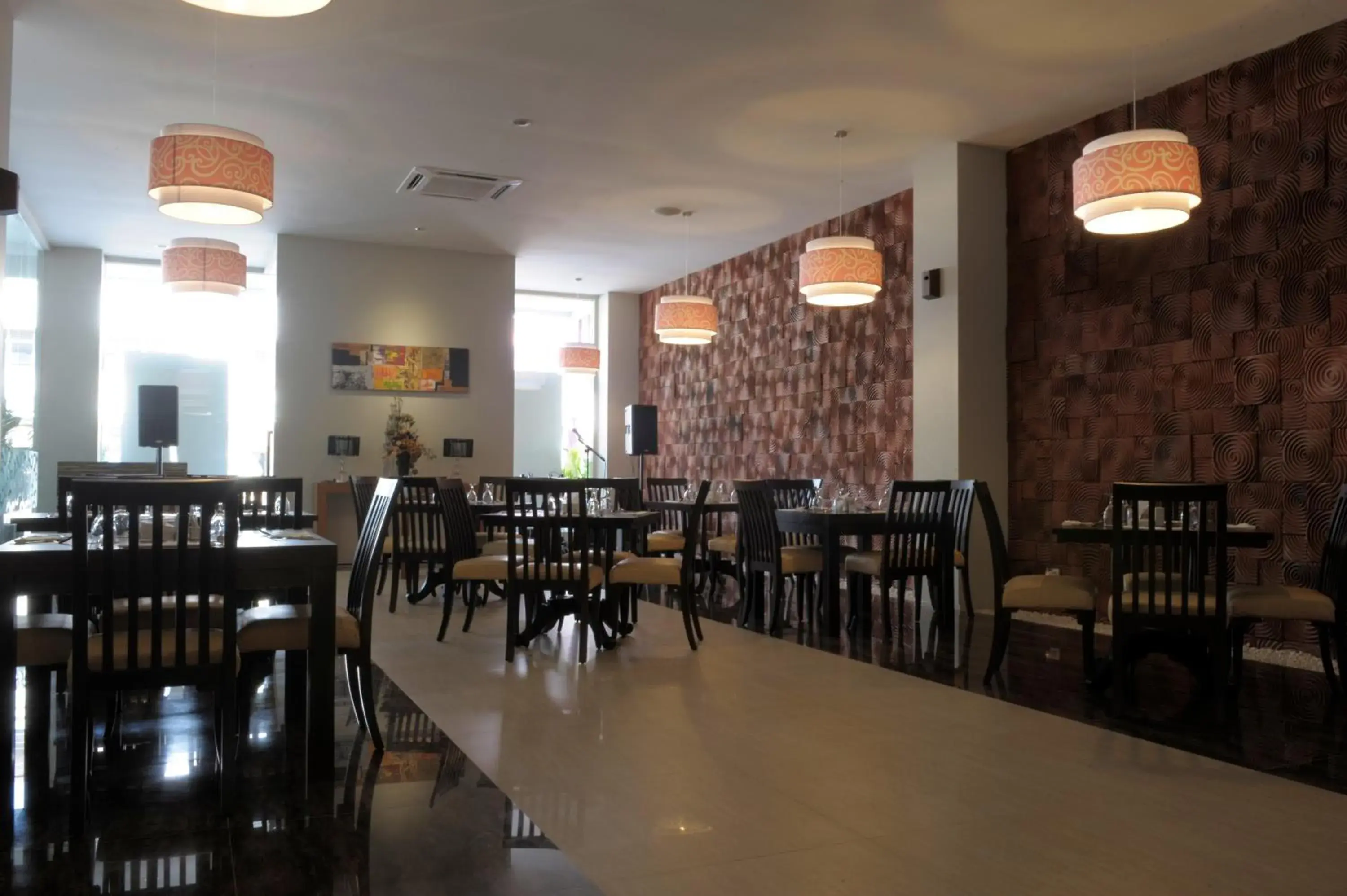 Restaurant/places to eat in Lombok Plaza Hotel and Convention Restaurant/places to eat in Lombok Plaza Hotel and Convention