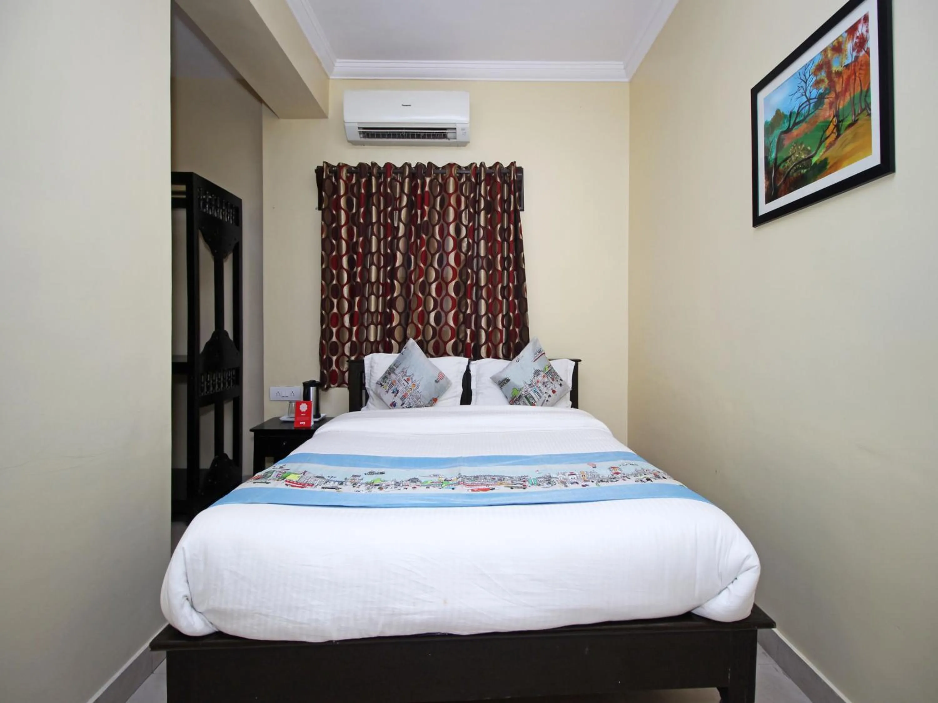 Bedroom, Bed in Hotel Ajit Mansion