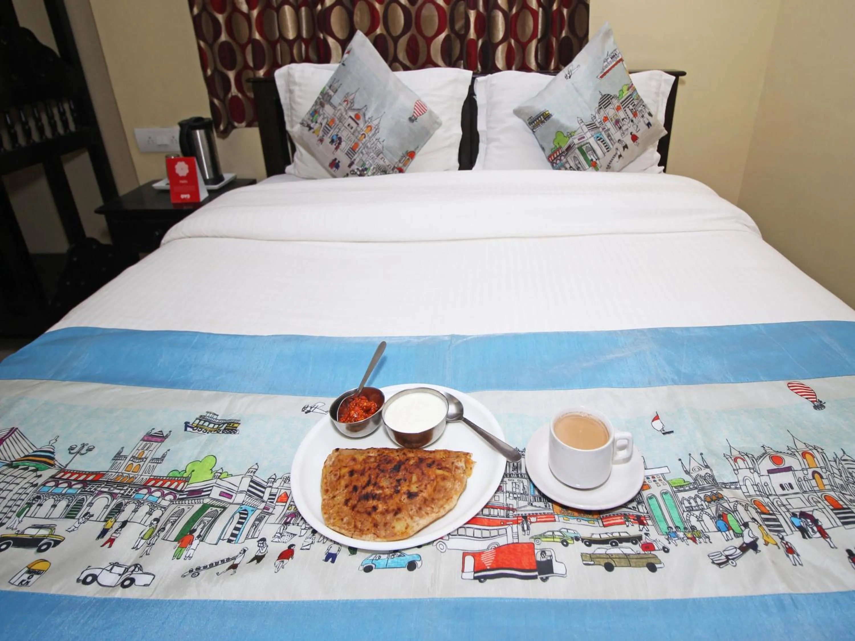 Continental breakfast, Bed in Hotel Ajit Mansion