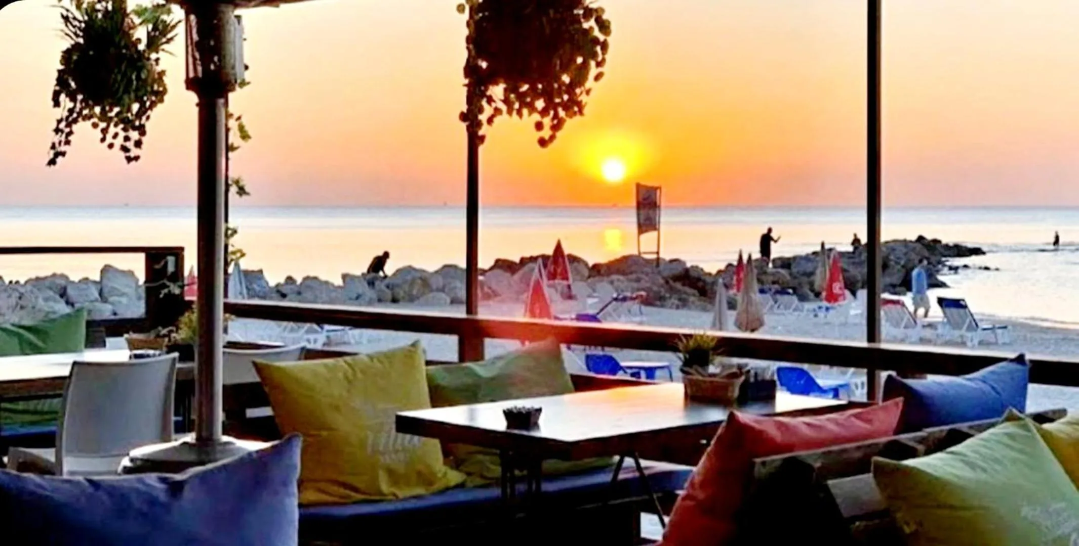 Restaurant/places to eat in Apart Hotel TLV/Bat Yam Beach Front 1207