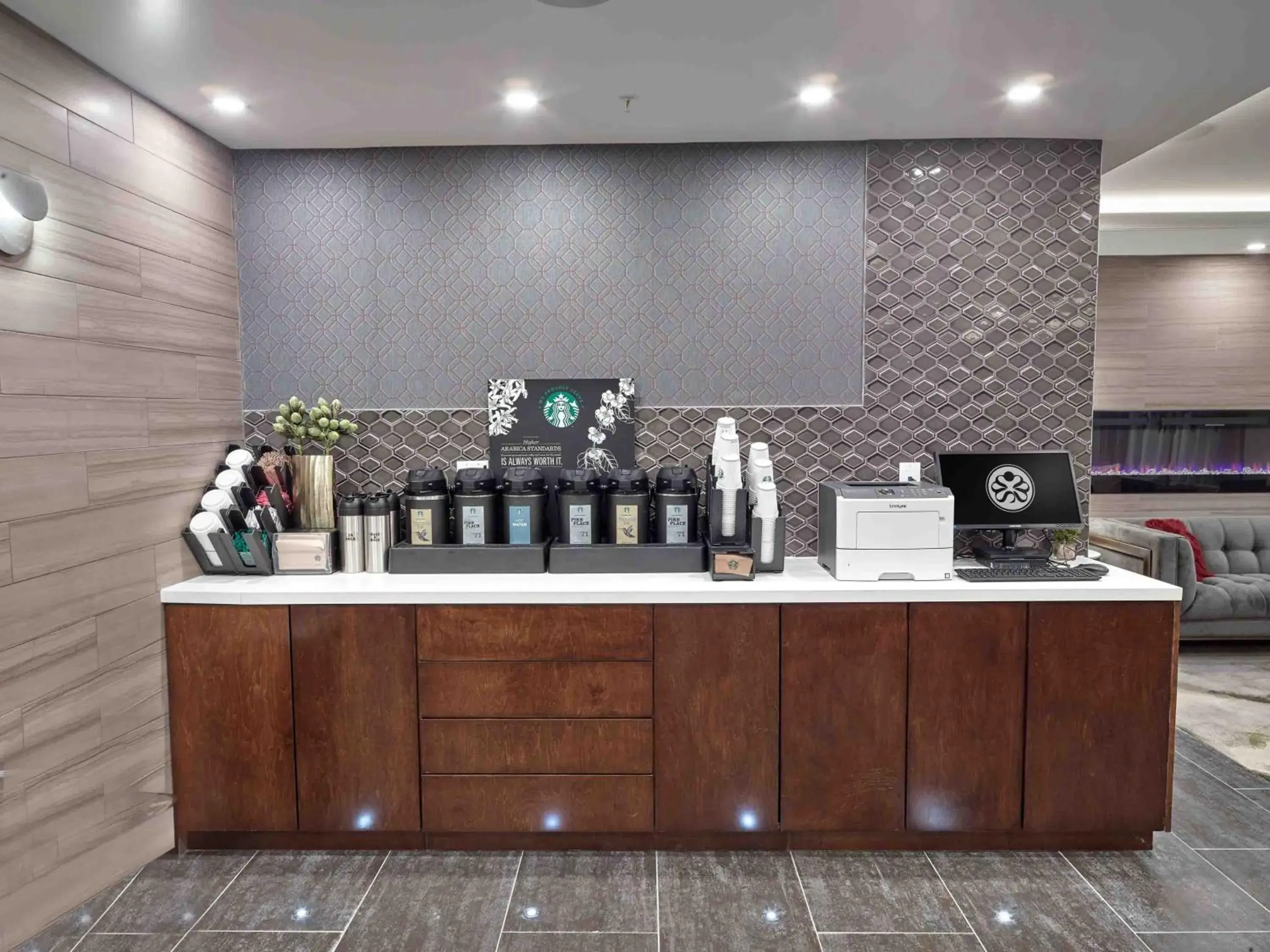 Lobby or reception in Sandman Signature Plano-Frisco Hotel Lobby or reception in Sandman Signature Plano-Frisco Hotel