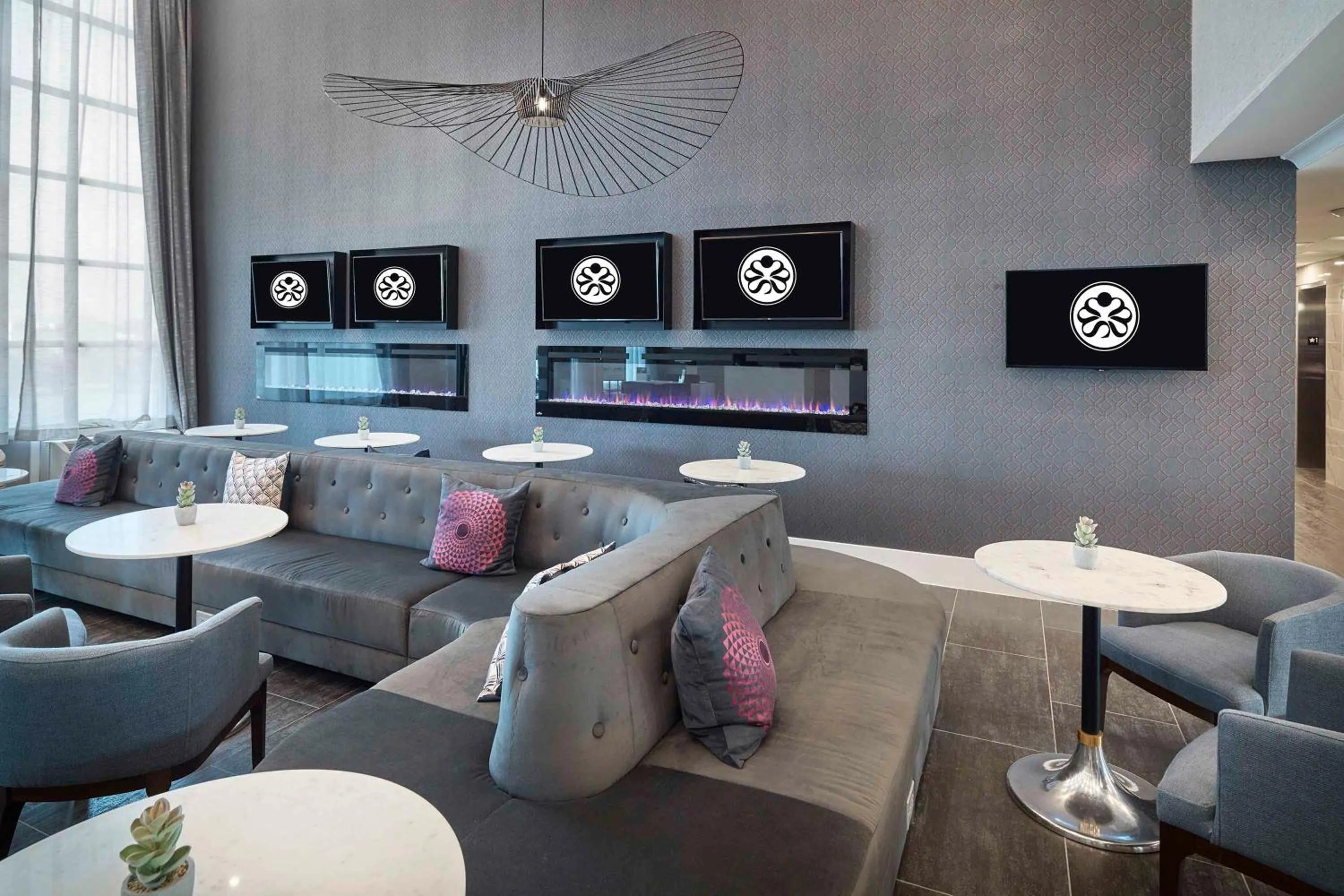 Lobby or reception in Sandman Signature Plano-Frisco Hotel