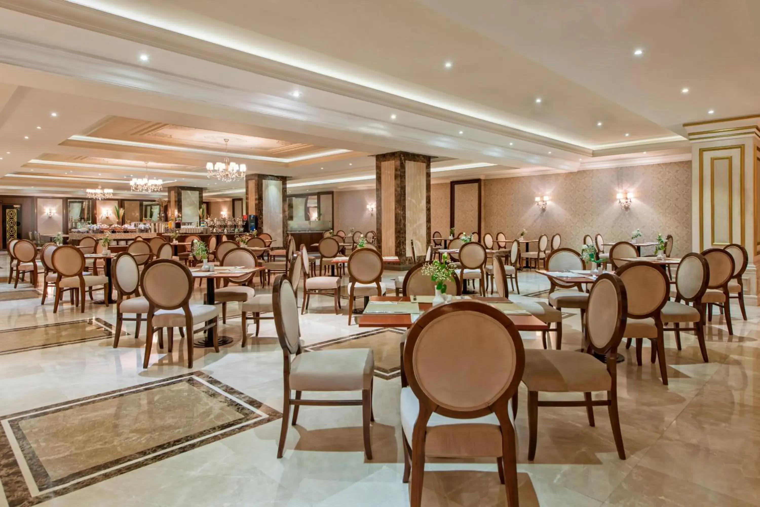 Restaurant/places to eat in Elite World Van Restaurant/places to eat in Elite World Van