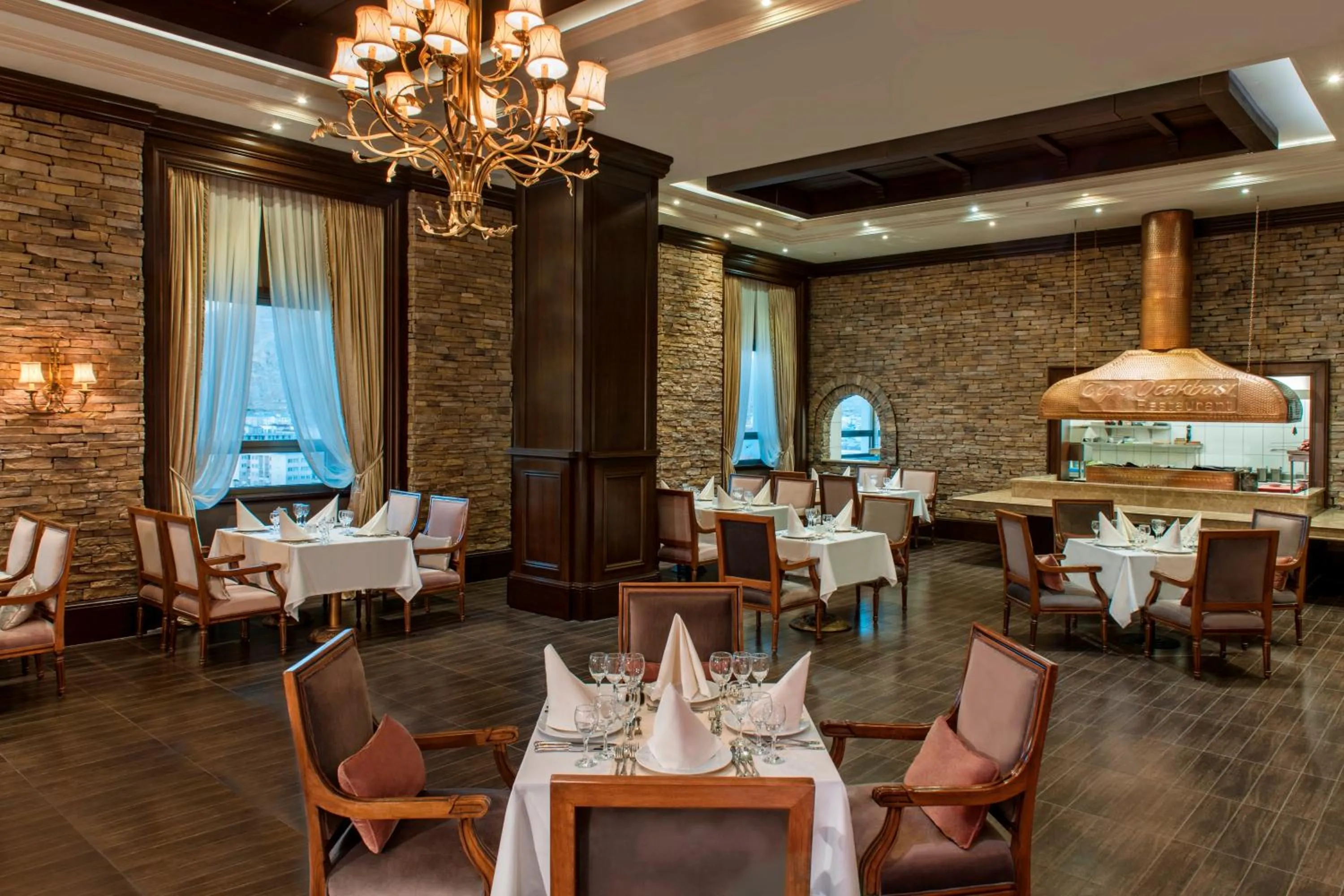 Restaurant/places to eat in Elite World Van