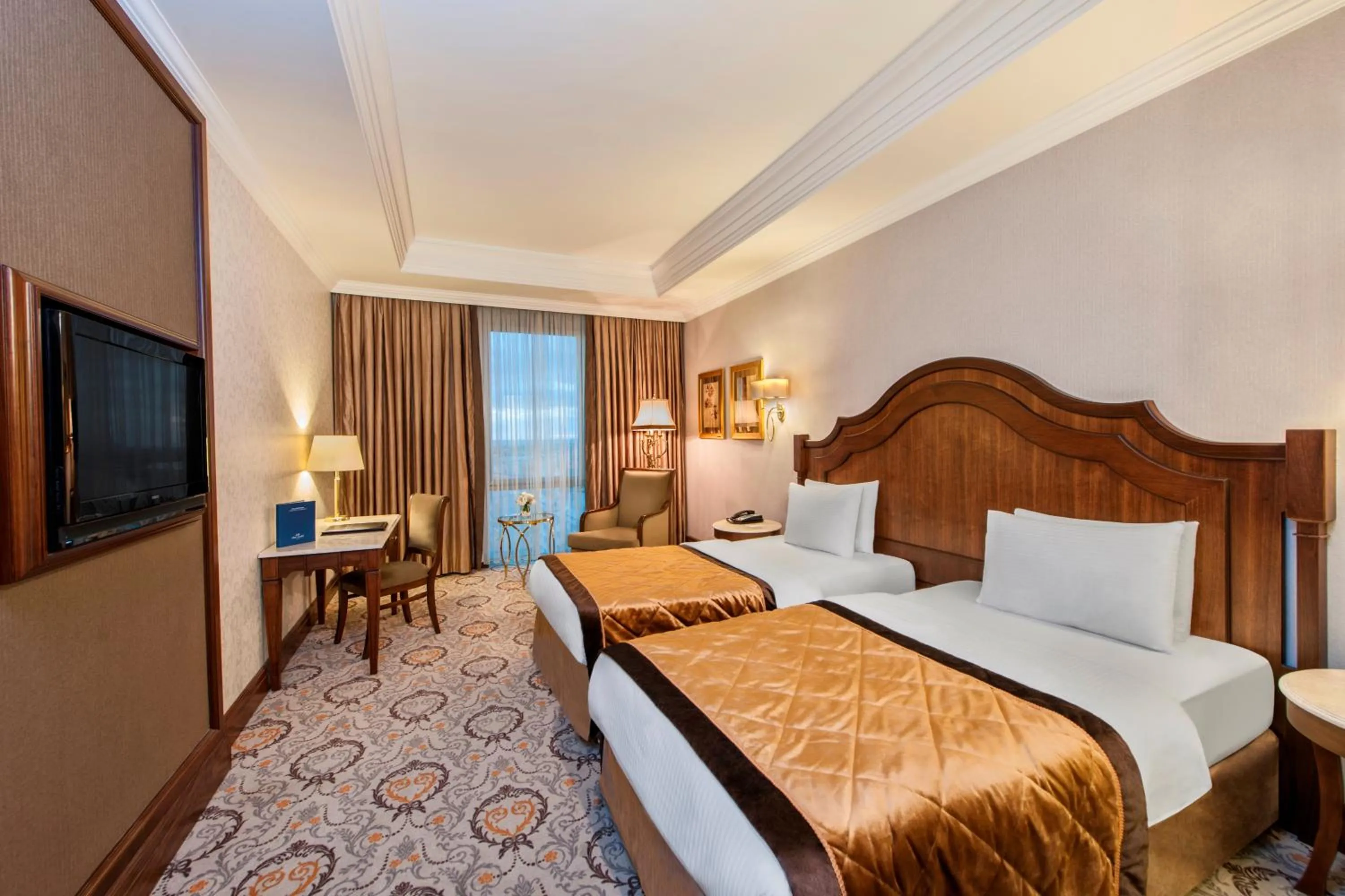 Photo of the whole room, Bed in Elite World Van