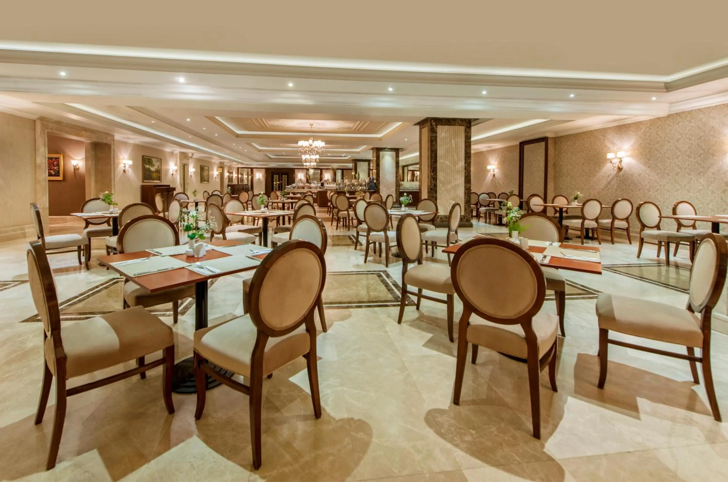 Restaurant/places to eat in Elite World Van