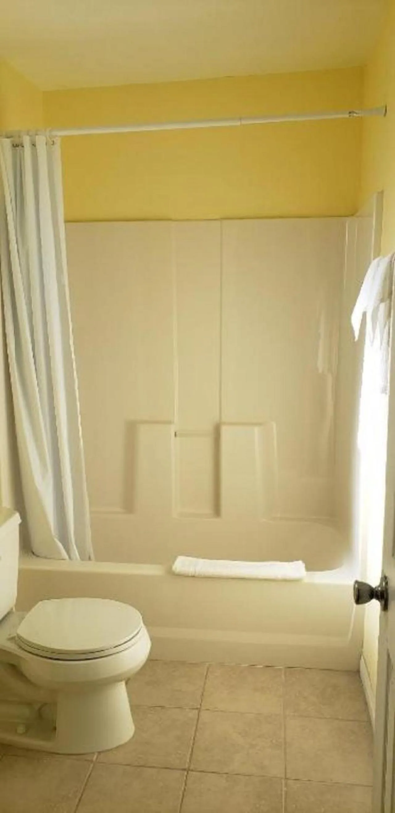 Bathroom in Europa Inn & Suites