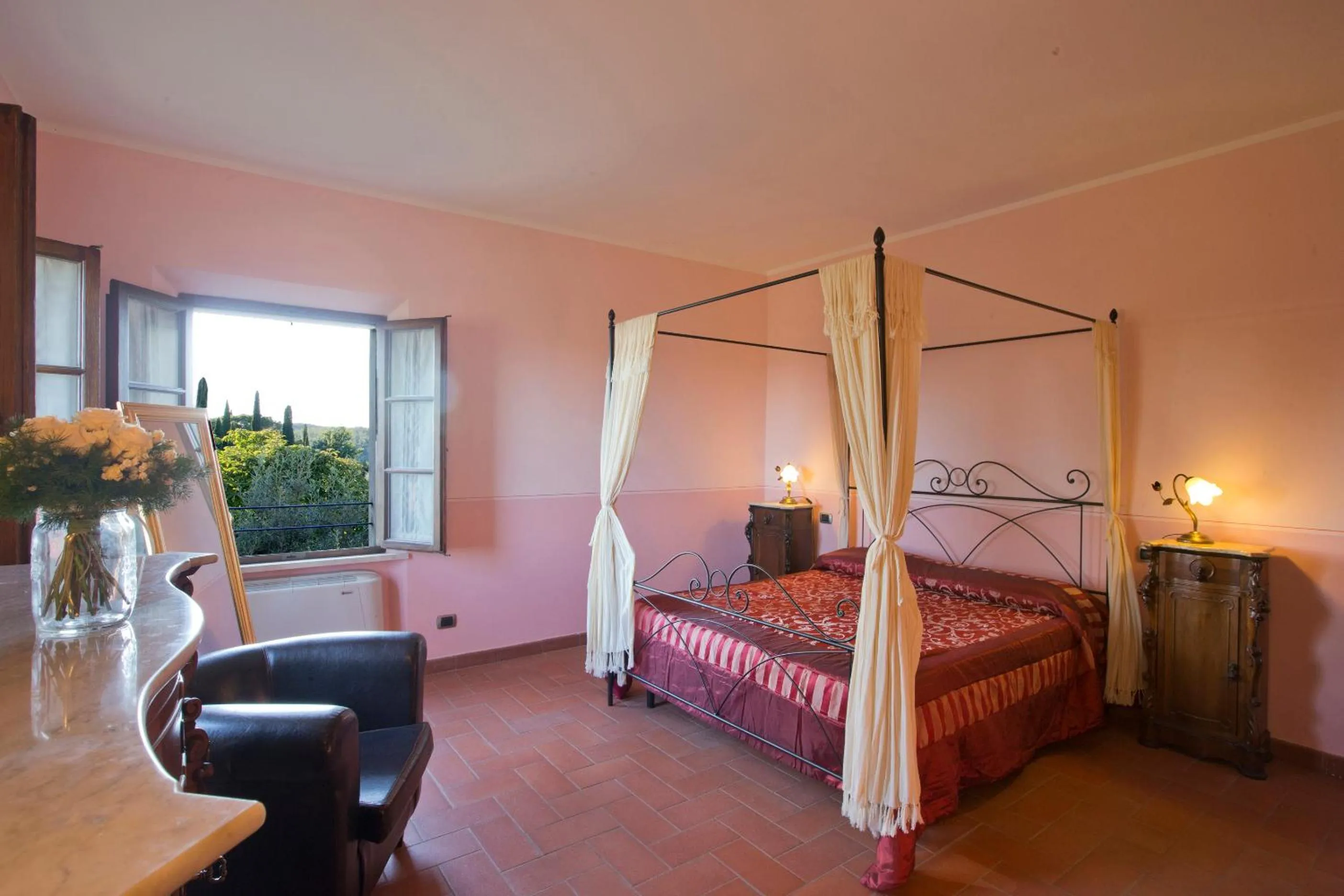 Photo of the whole room in Villa Brignole