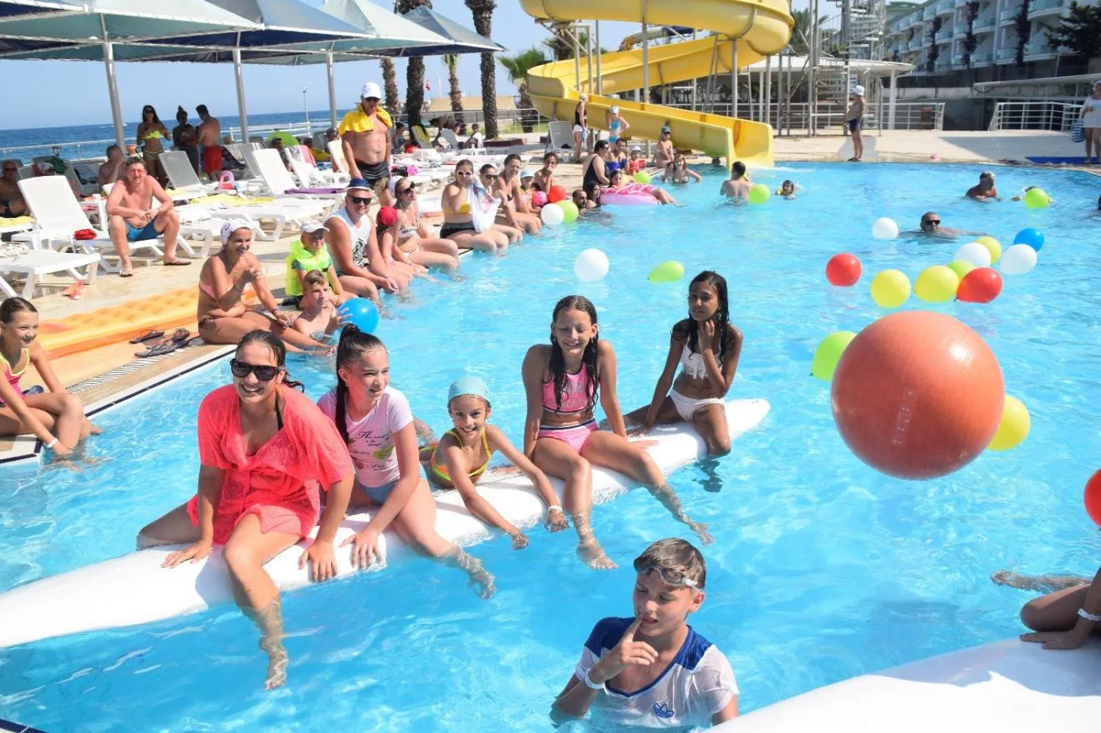 Swimming pool in Club Hotel Rama