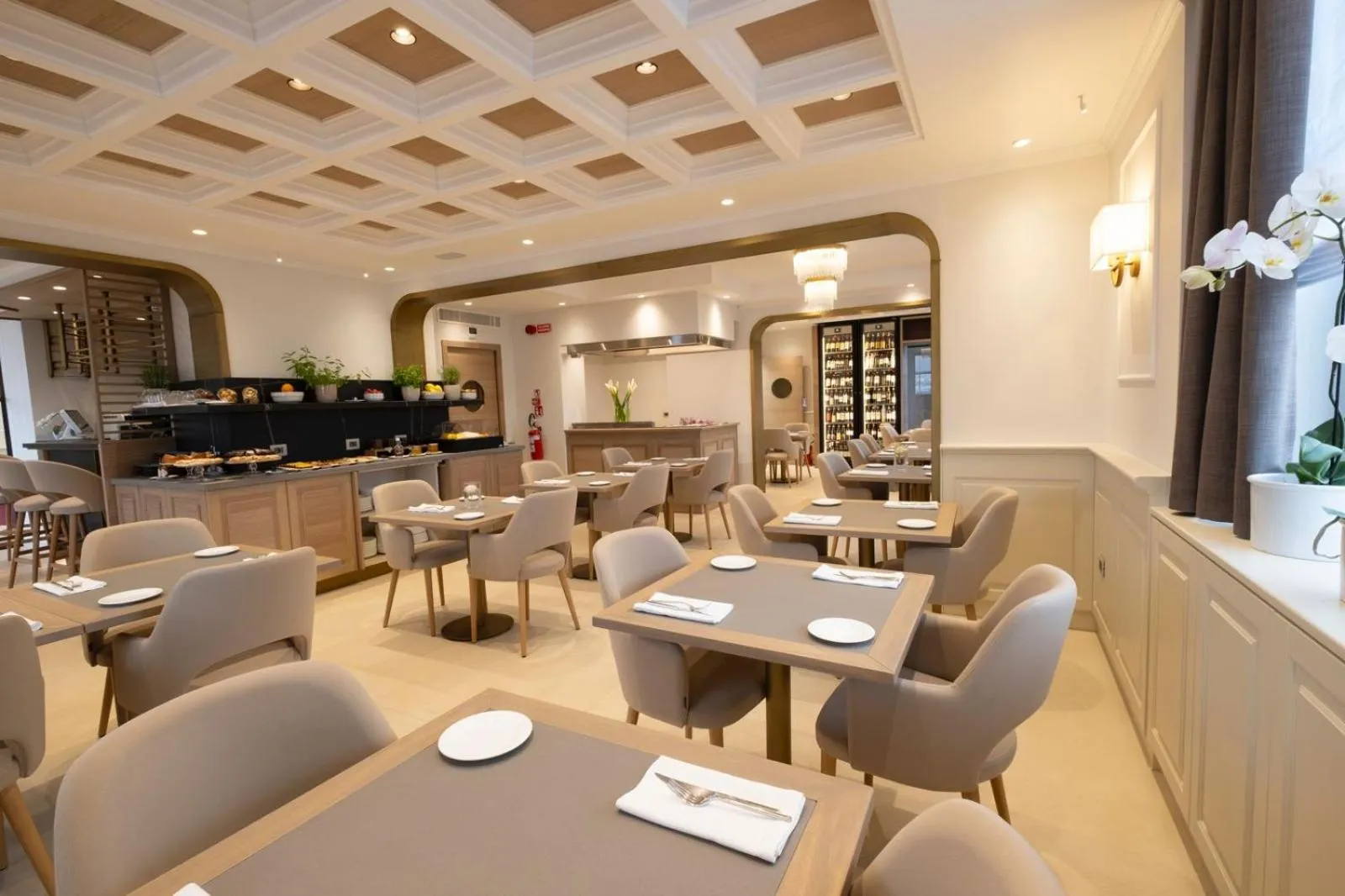 Restaurant/places to eat in Hotel Europa