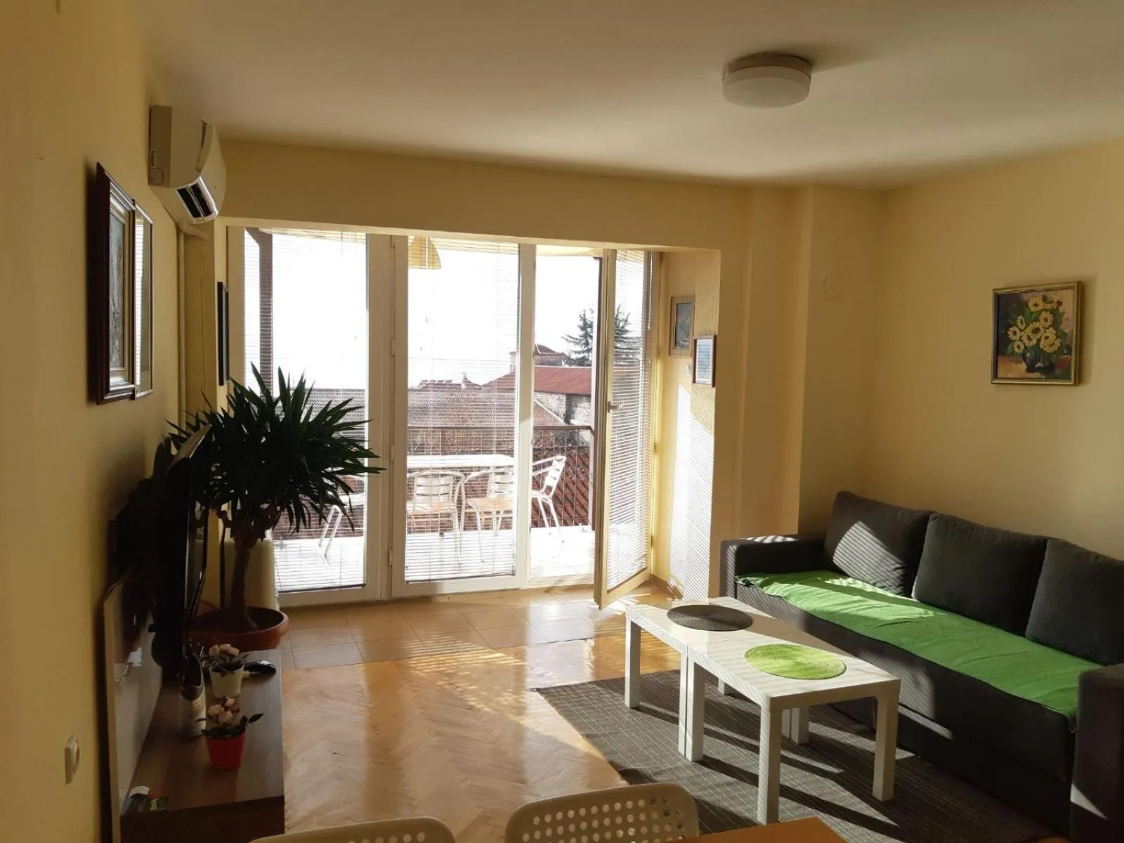 Living room in Lukanov Apartments & Guest Rooms