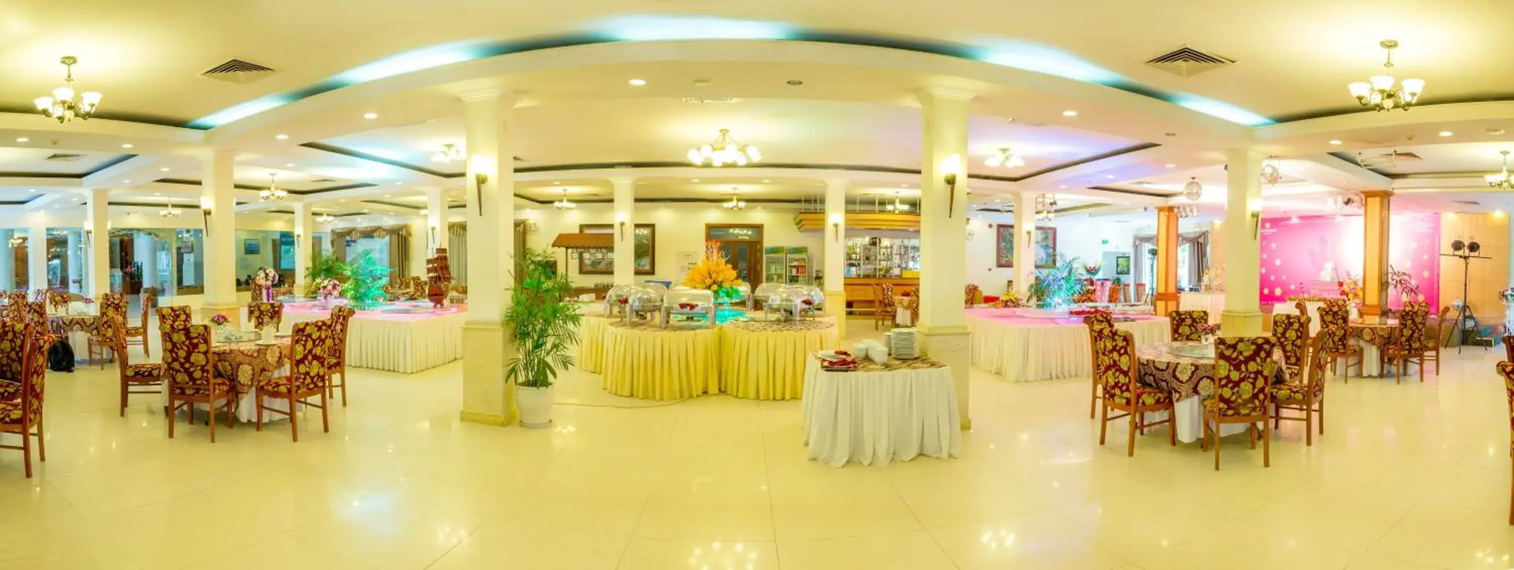 Restaurant/places to eat in Sai Gon Kim Lien Hotel Vinh City Restaurant/places to eat in Sai Gon Kim Lien Hotel Vinh City