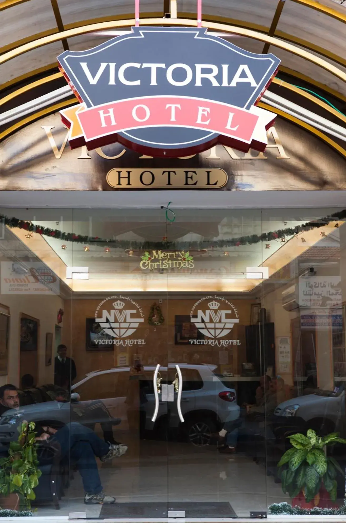 Facade/entrance in Victoria Hotel Facade/entrance in Victoria Hotel