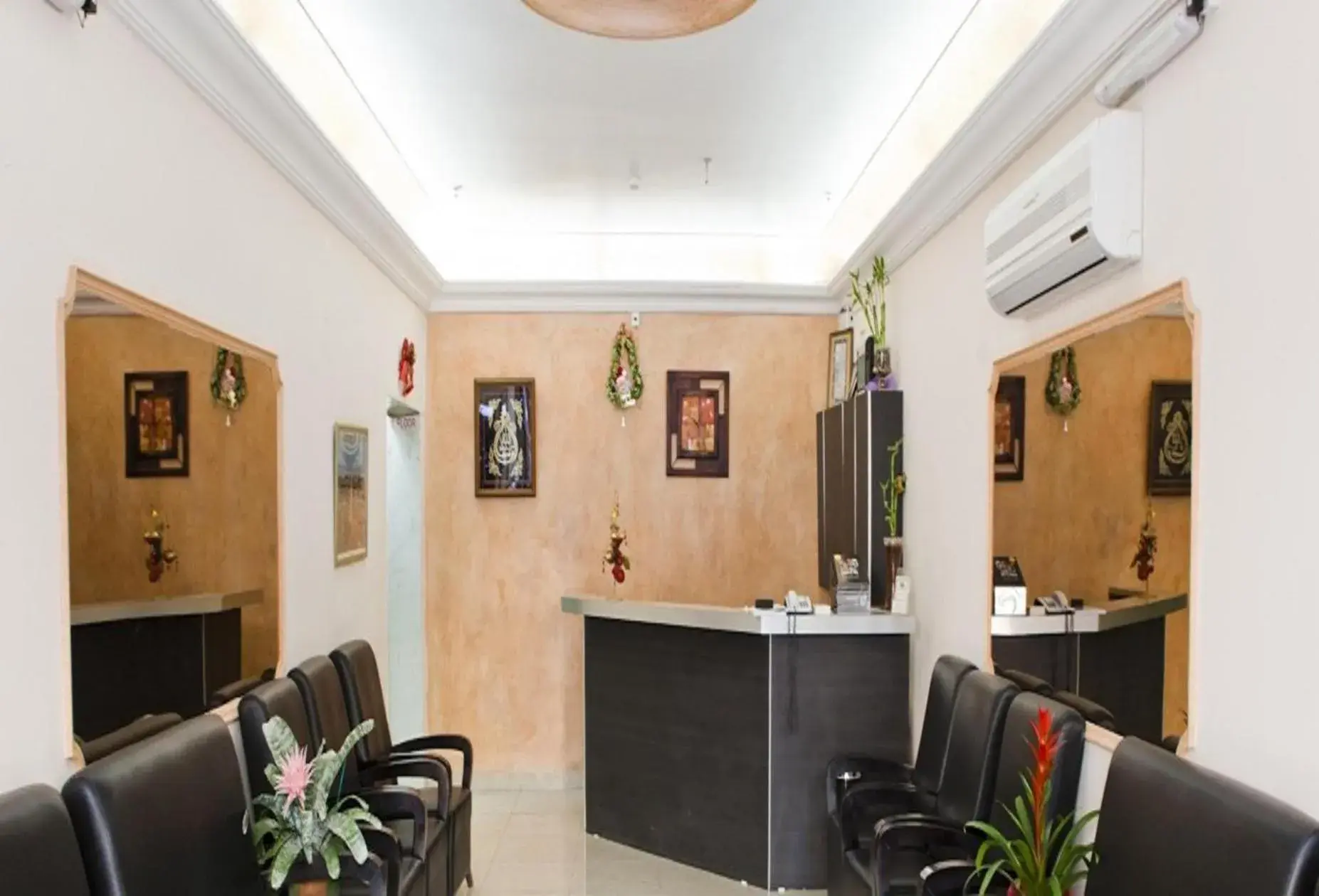 Lobby or reception in Victoria Hotel Lobby or reception in Victoria Hotel