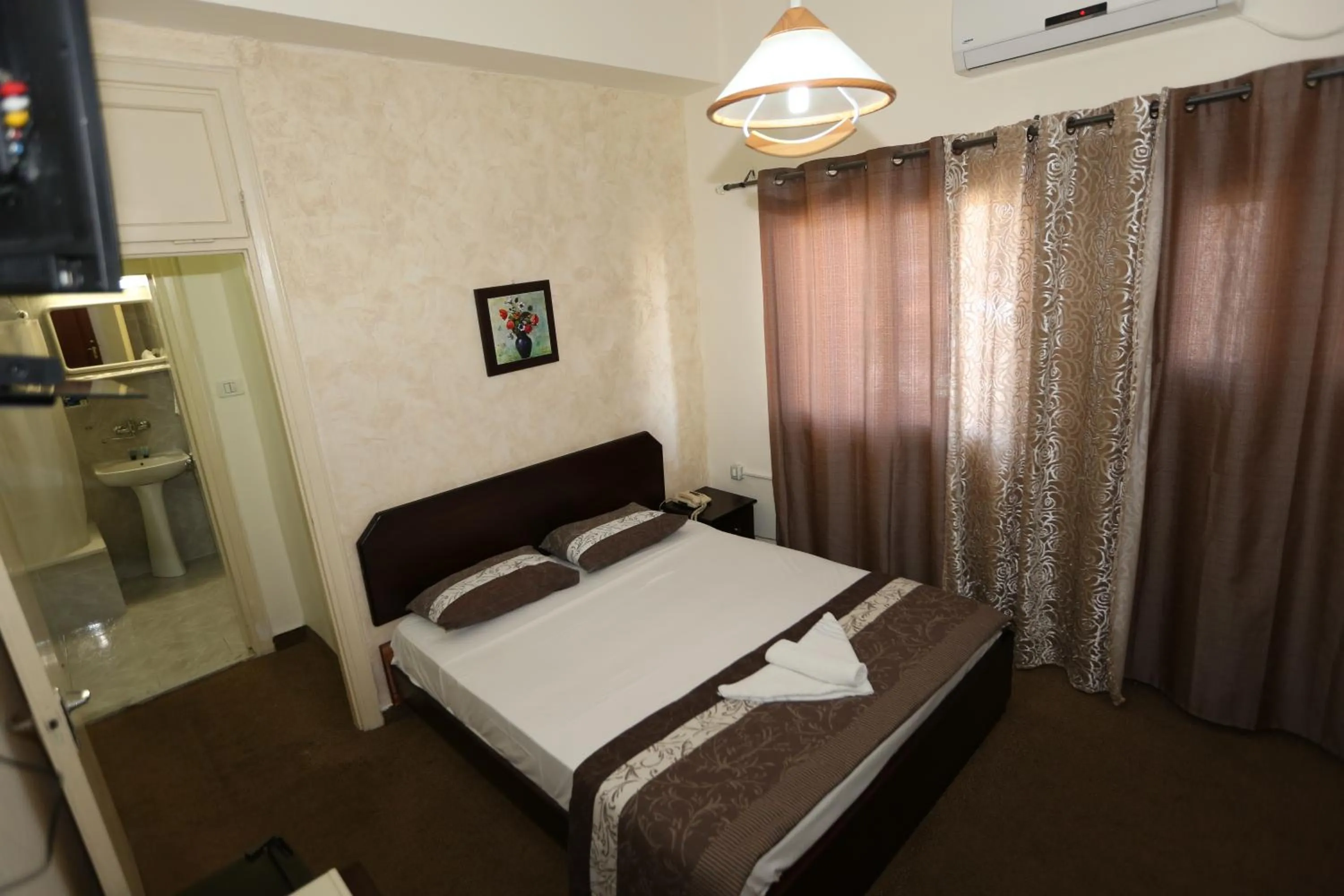 Bed in Victoria Hotel