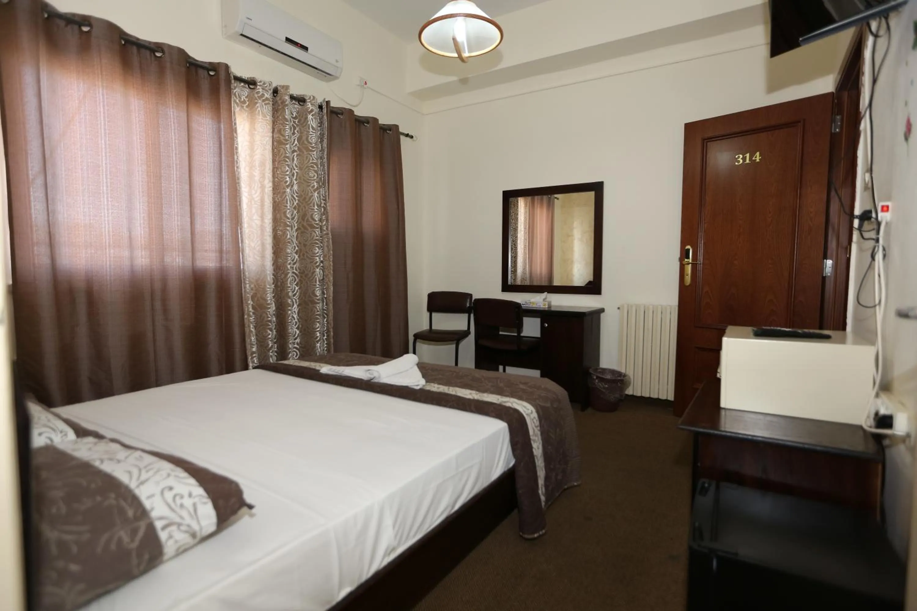 Bed in Victoria Hotel