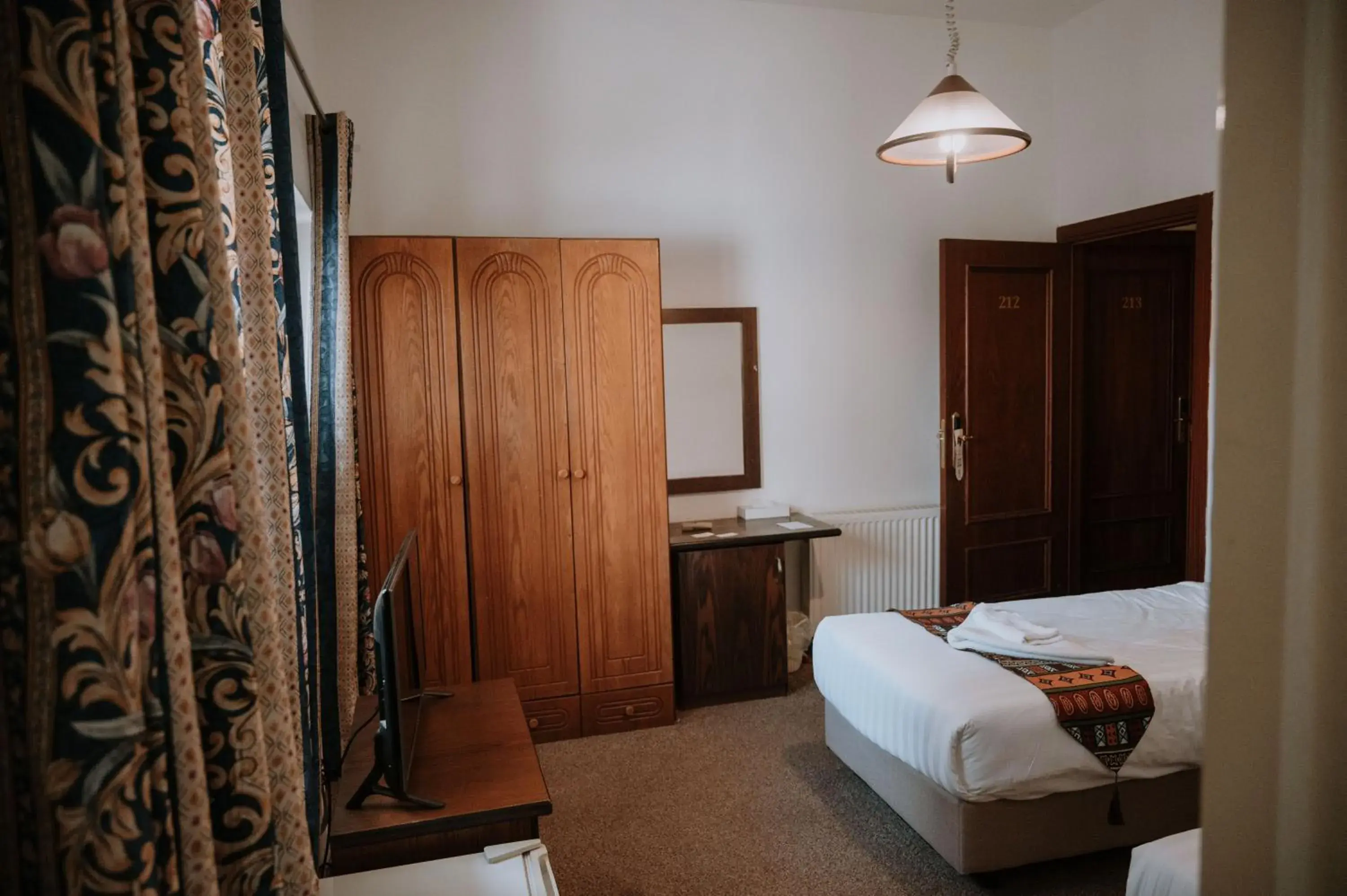 Bed in Victoria Hotel Bed in Victoria Hotel