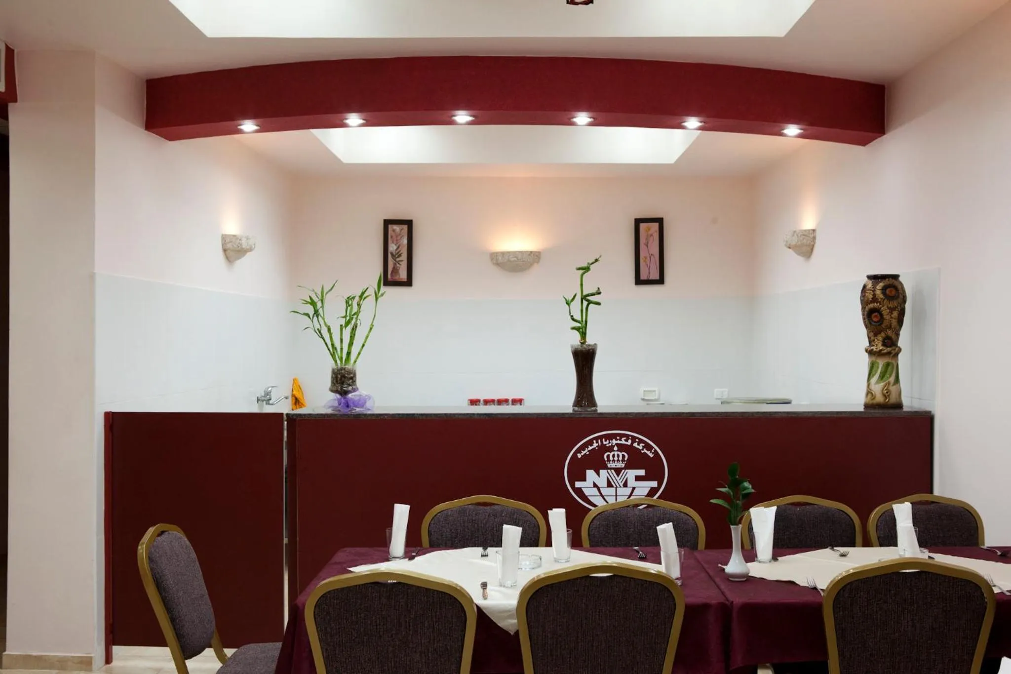 Restaurant/places to eat in Victoria Hotel