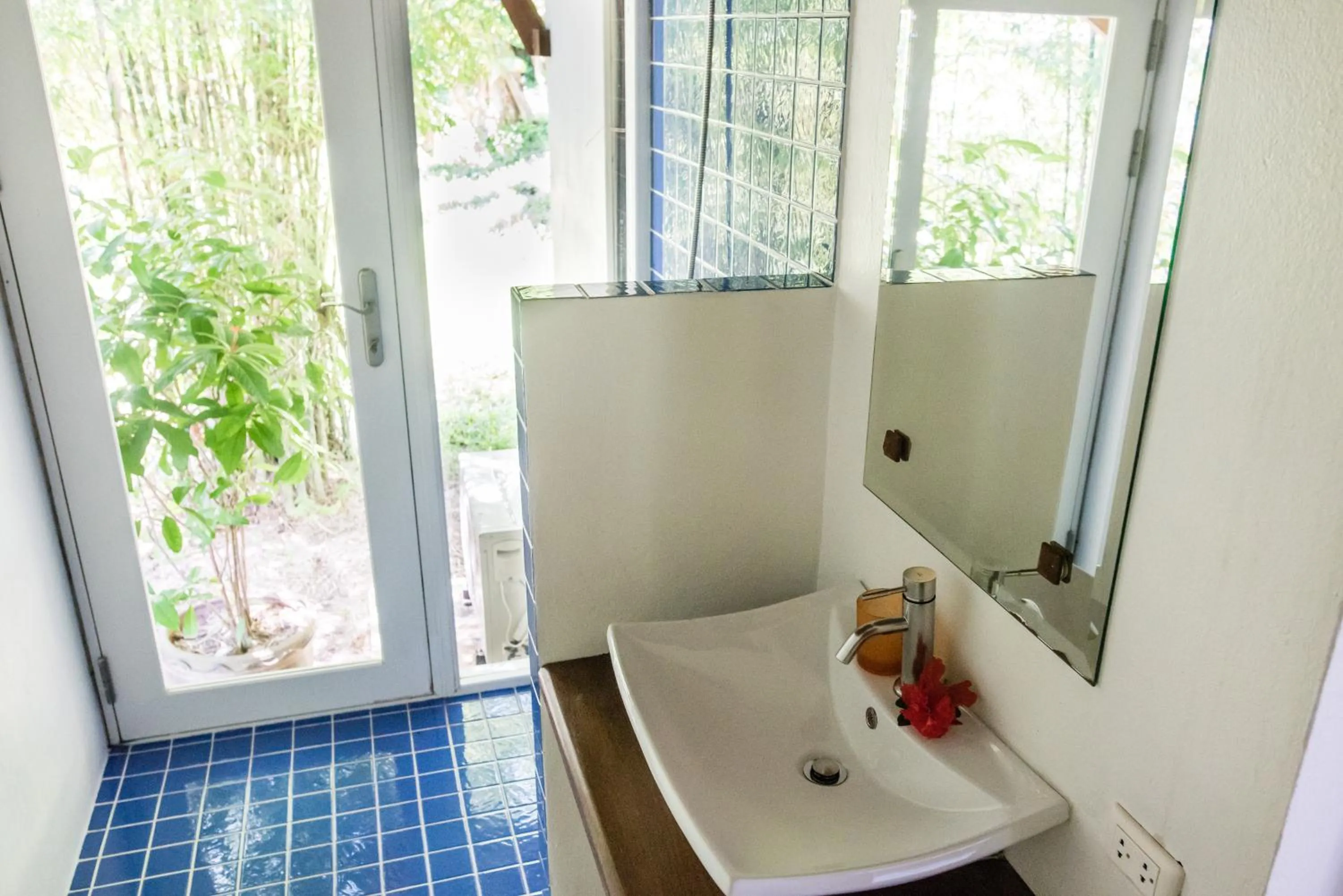 Shower in Koyao Bay Pavilions - Beach Resort and Pool Villas