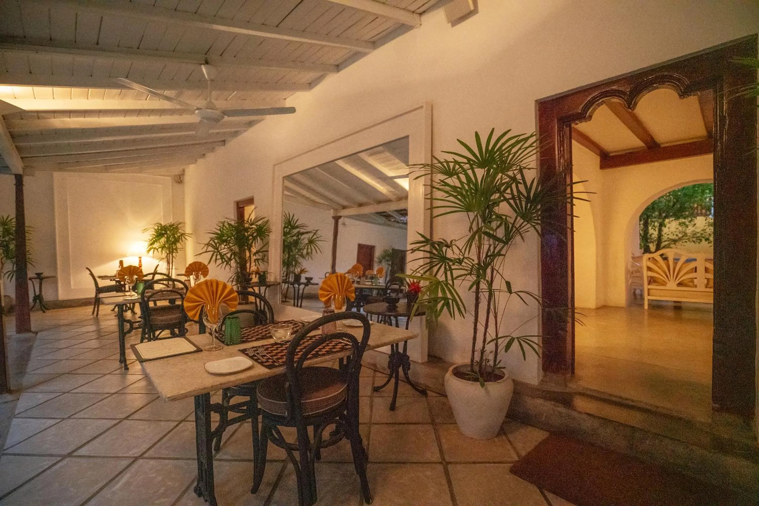 Restaurant/places to eat in Adigars Manor