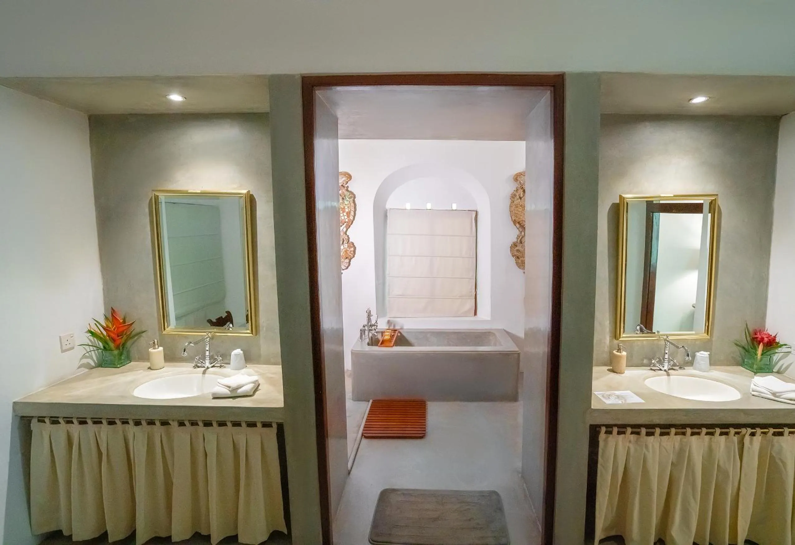 Bathroom in Adigars Manor