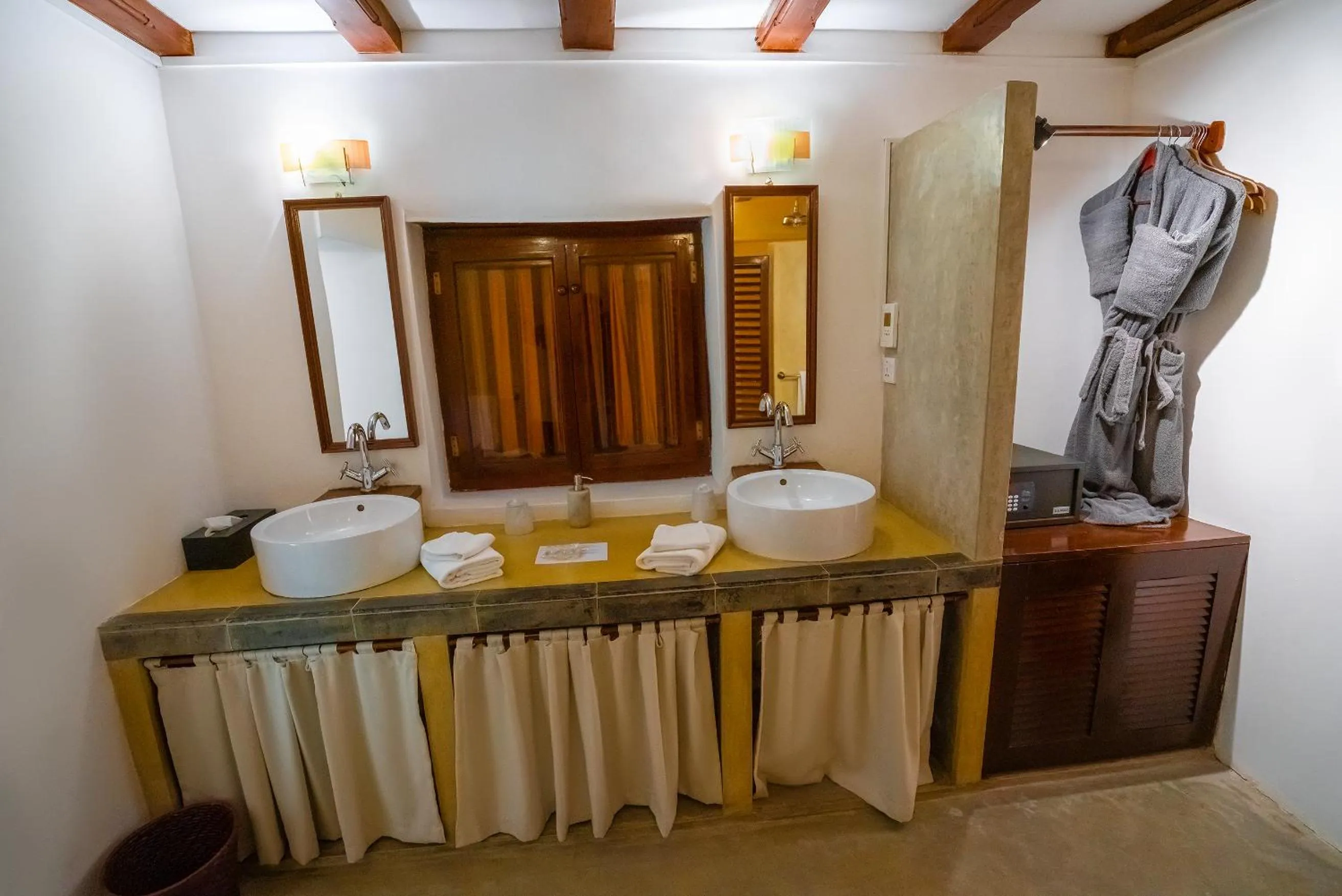 Bathroom in Adigars Manor