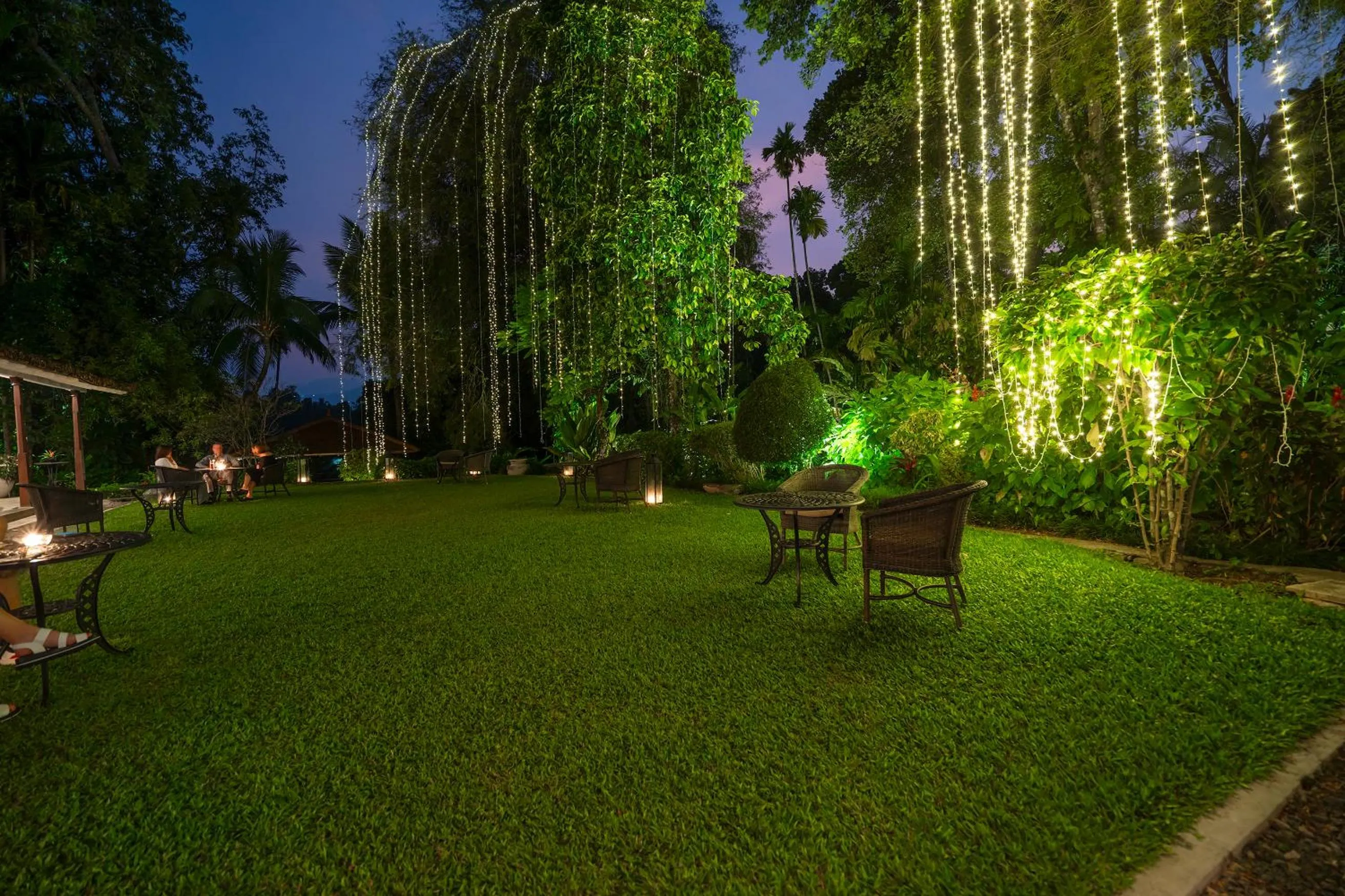 Restaurant/places to eat in Adigars Manor