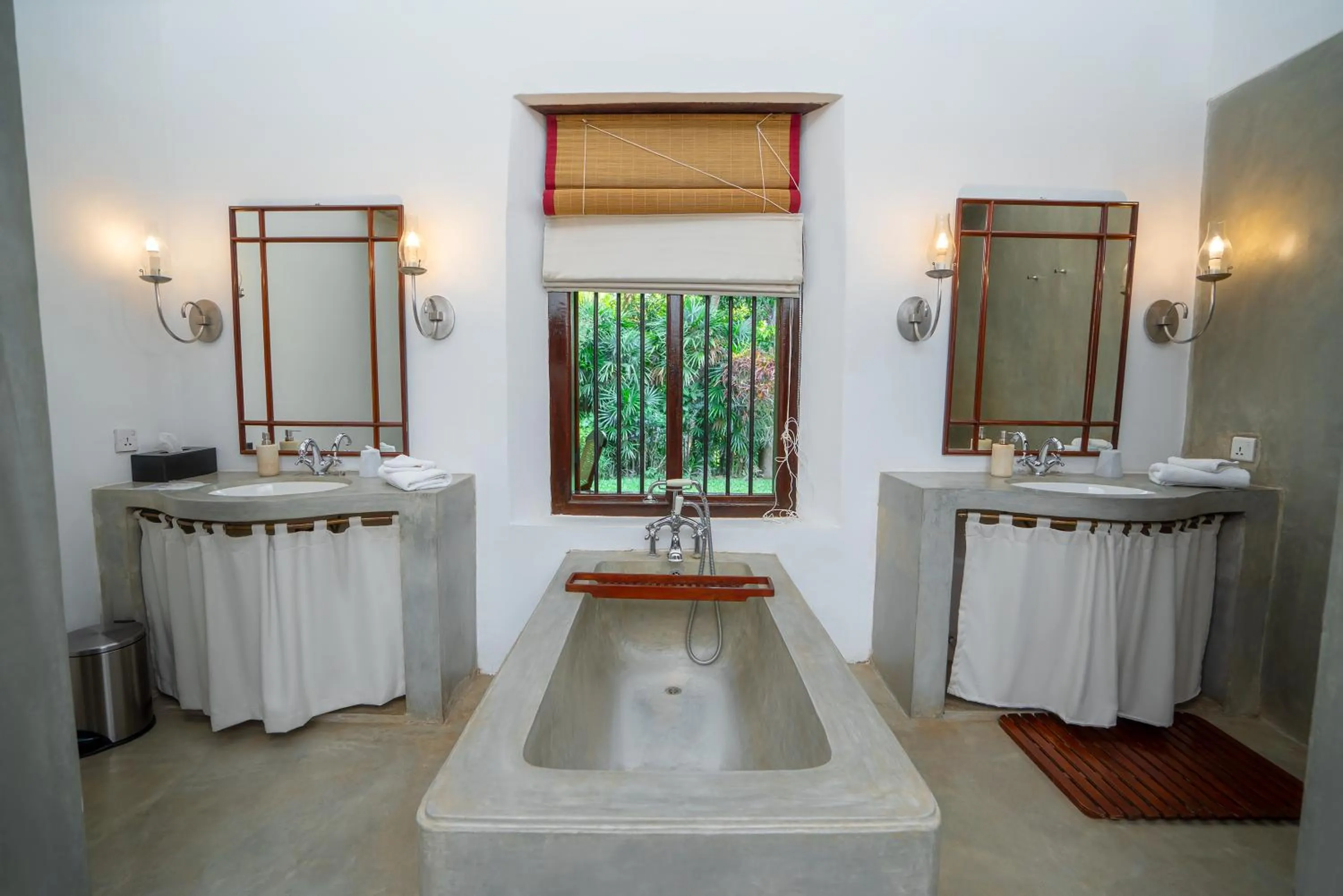 Bathroom in Adigars Manor