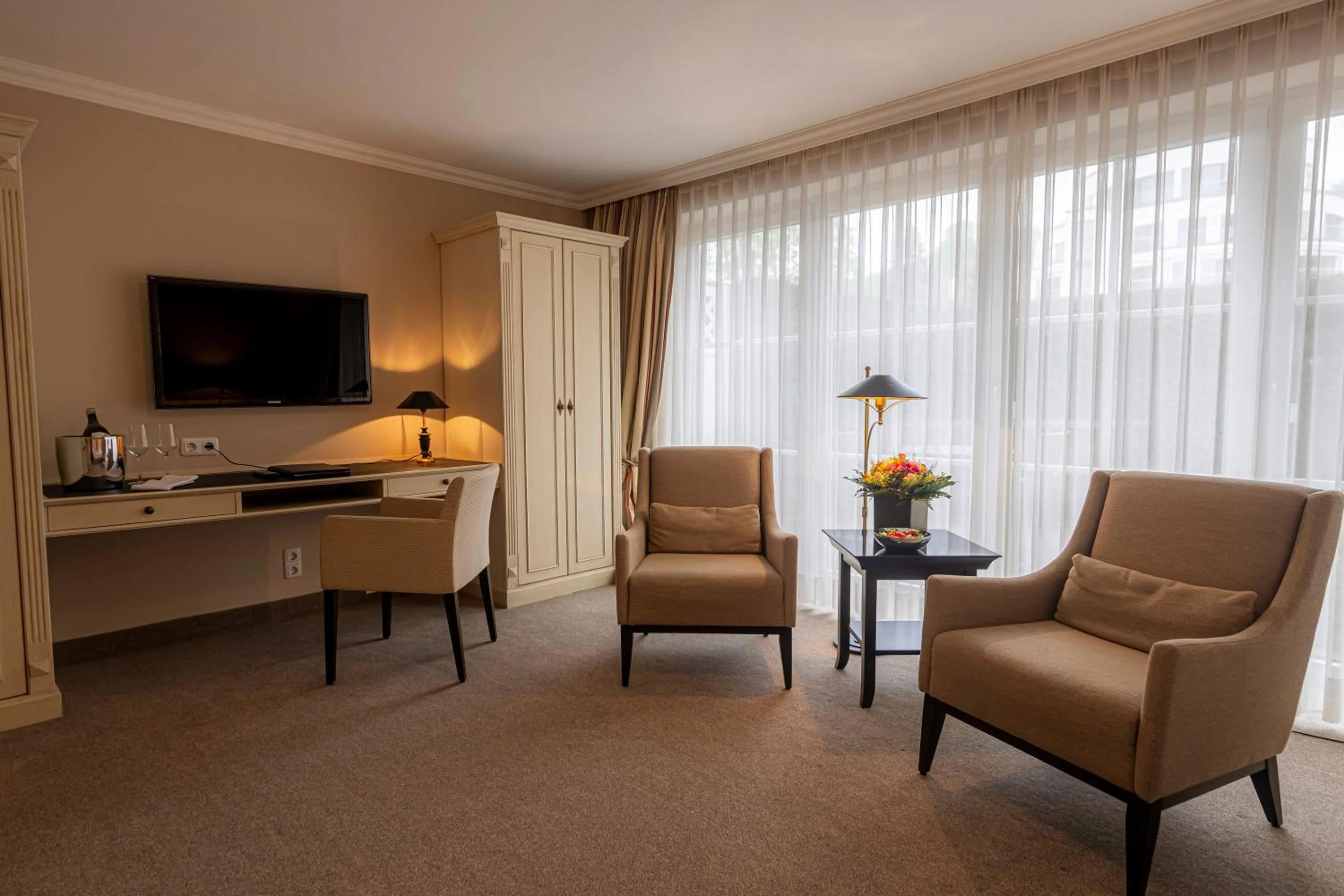 TV and multimedia in Strandhotel Fontana