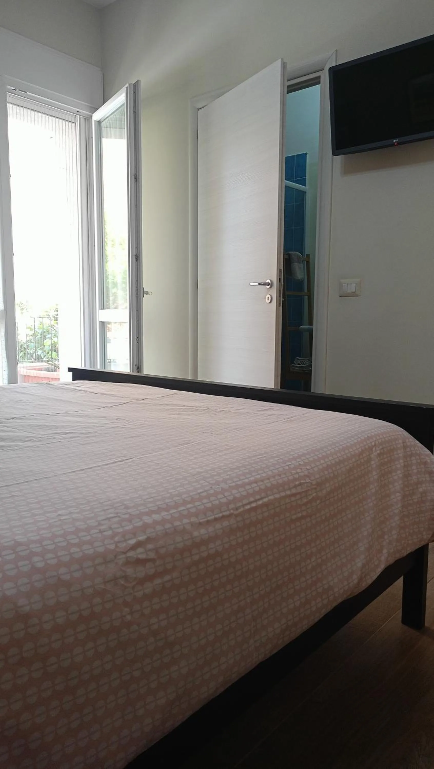 Photo of the whole room in Su Murdegu