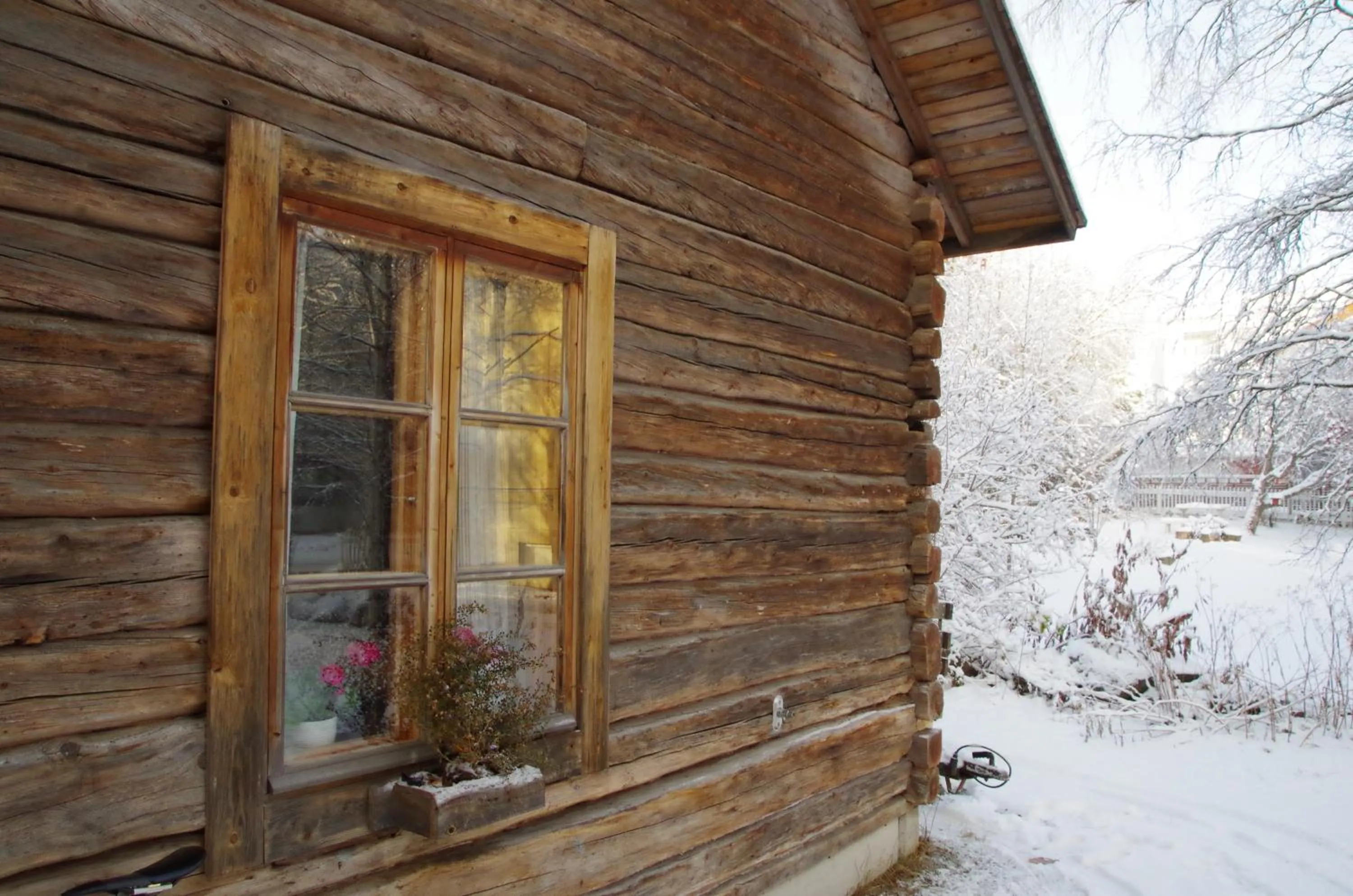 Winter in LAURI Historical Log House Manor