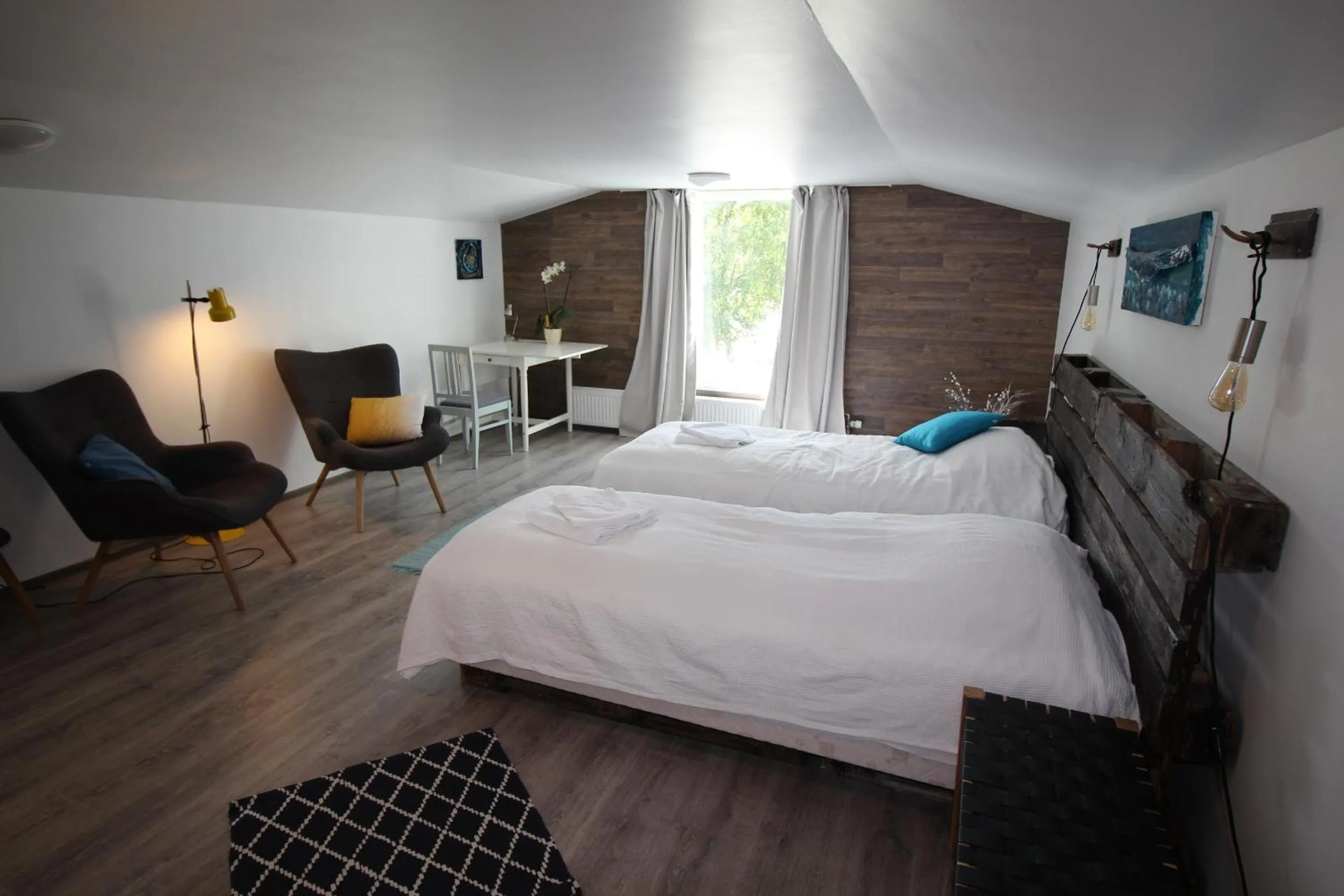 Bedroom, Bed in LAURI Historical Log House Manor