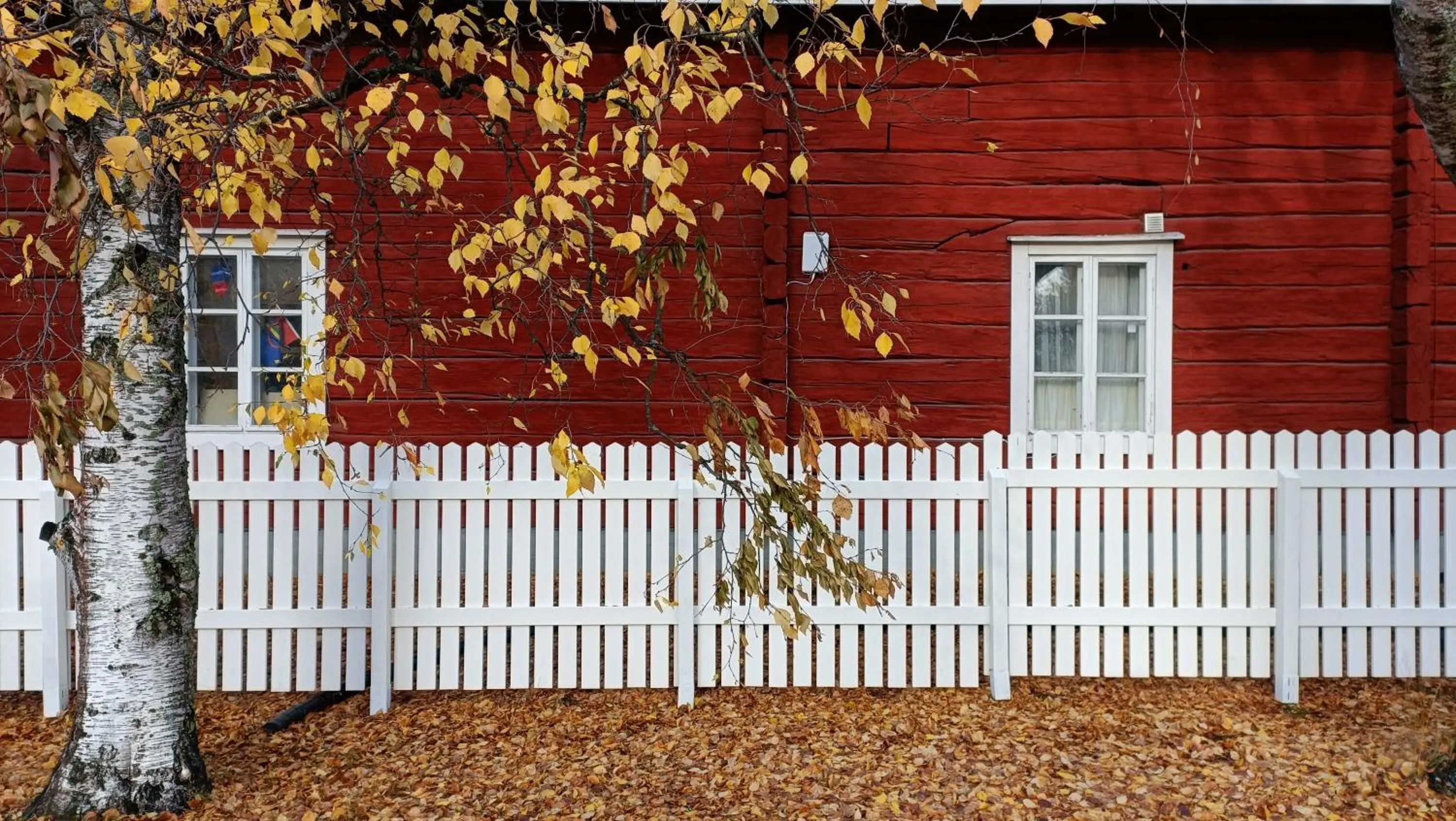 Property building in LAURI Historical Log House Manor