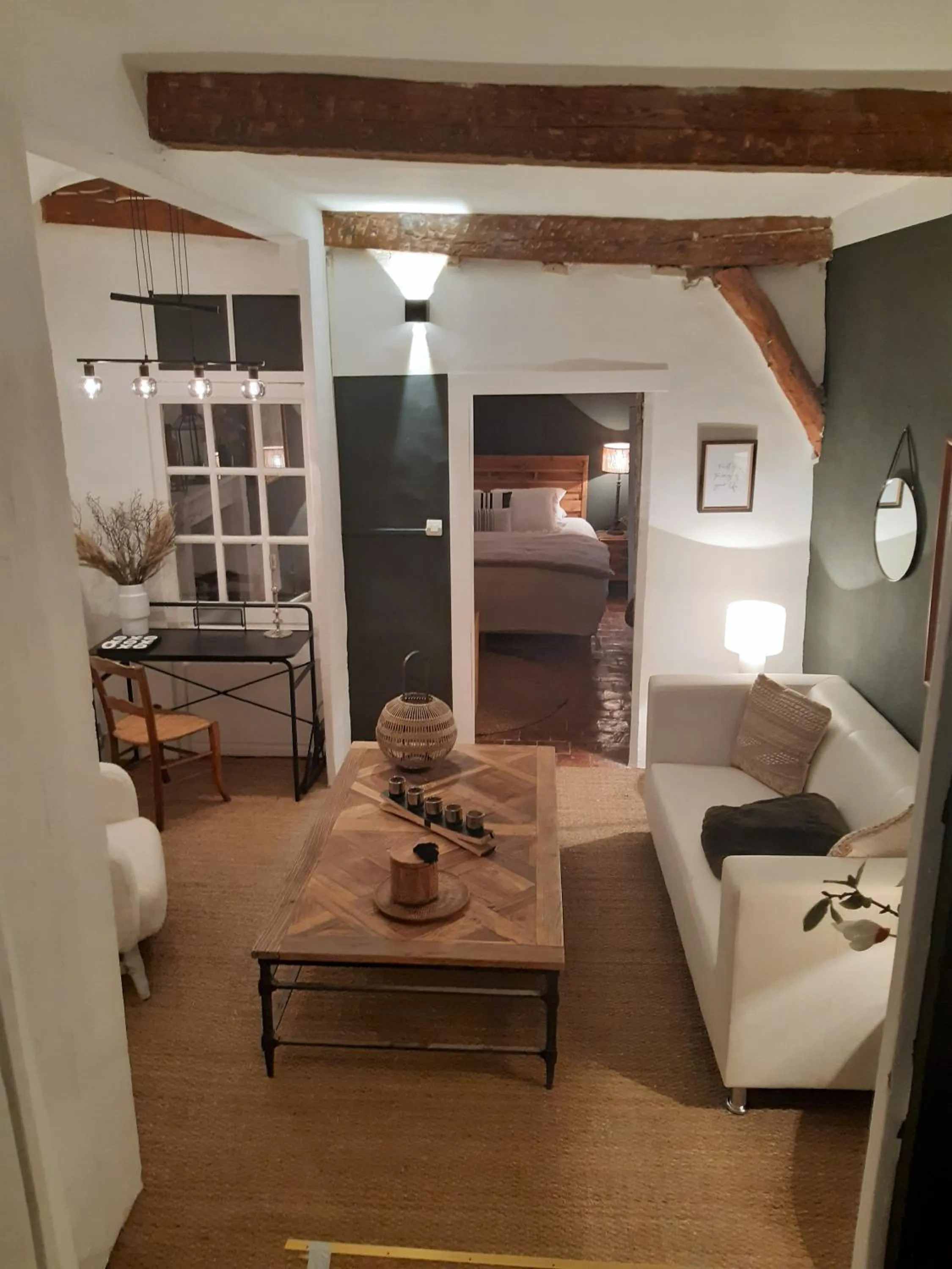 Property building, Bed in Hôtel Le Patio de Sophie