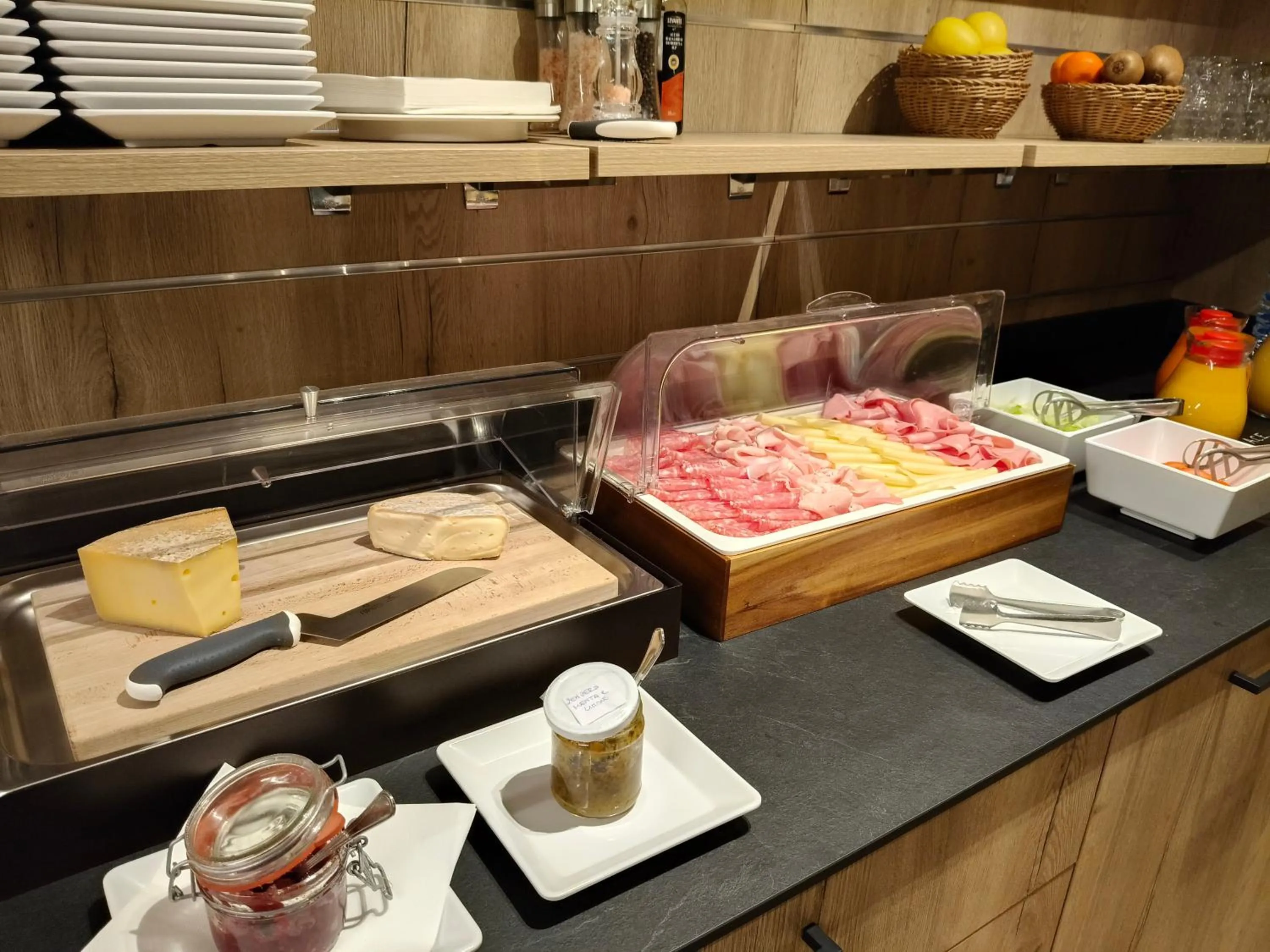 Breakfast in Steinbock B&B - Apartaments