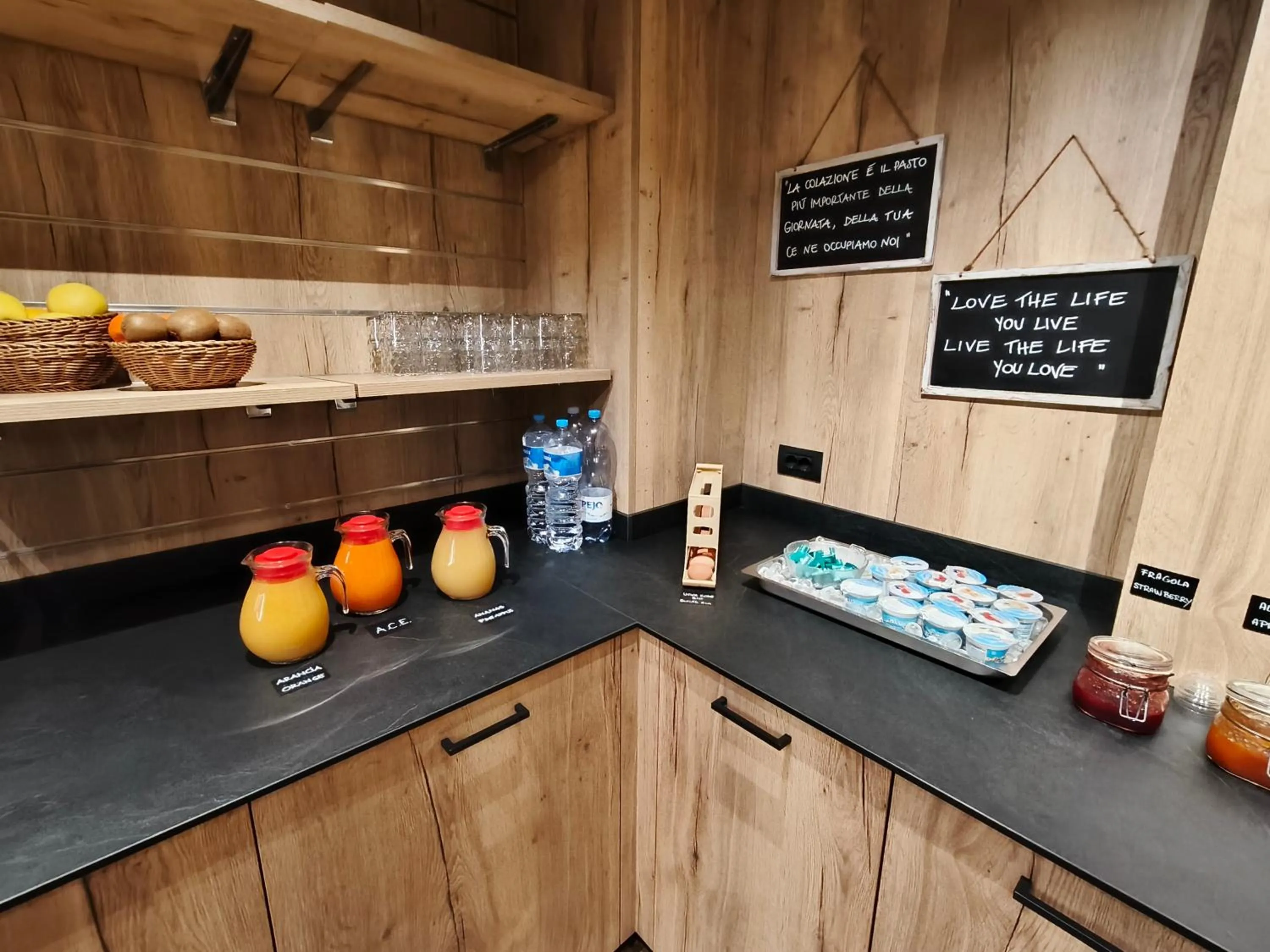 Breakfast in Steinbock B&B - Apartaments