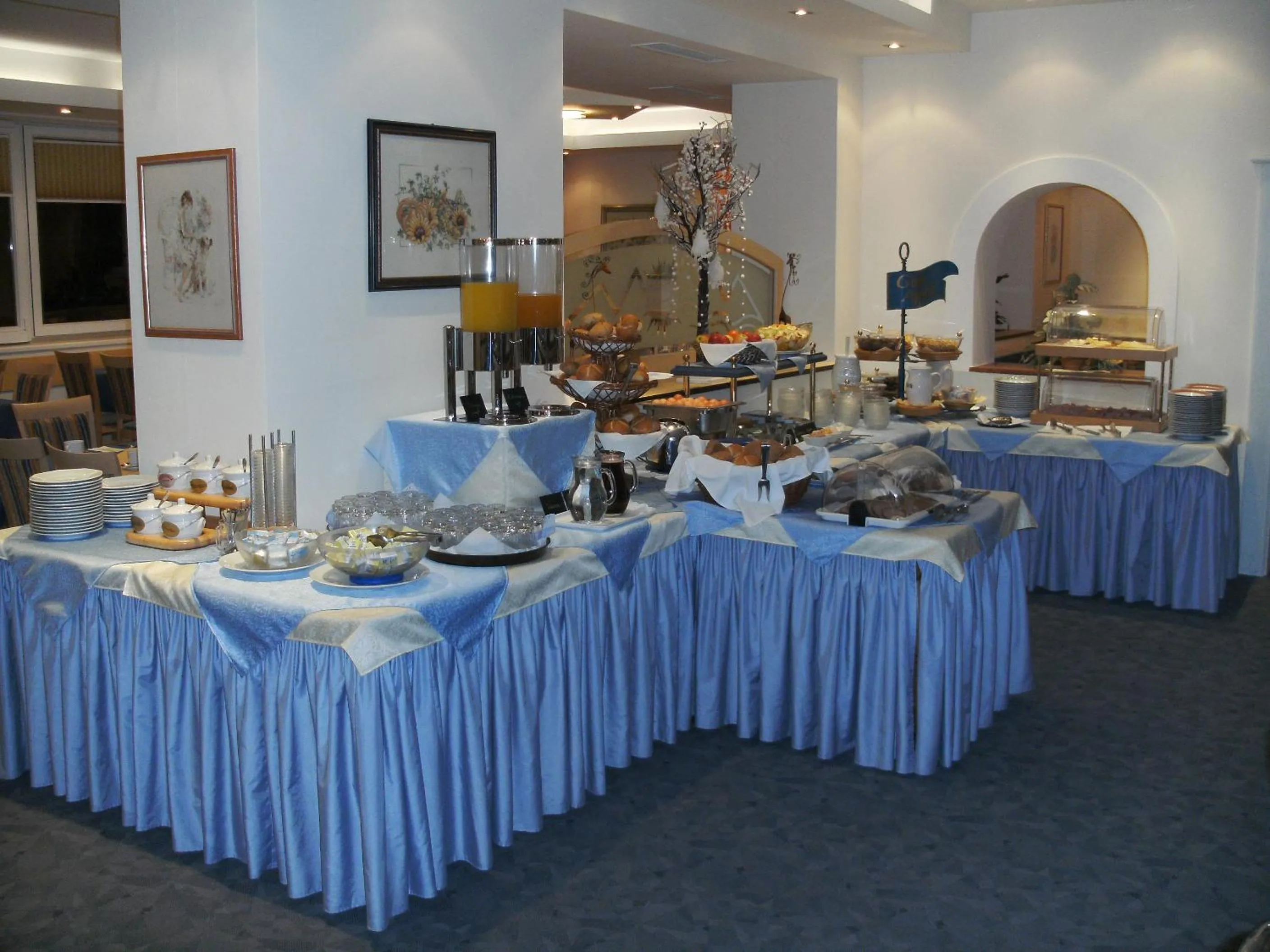 Buffet breakfast in Hotel Sonneck