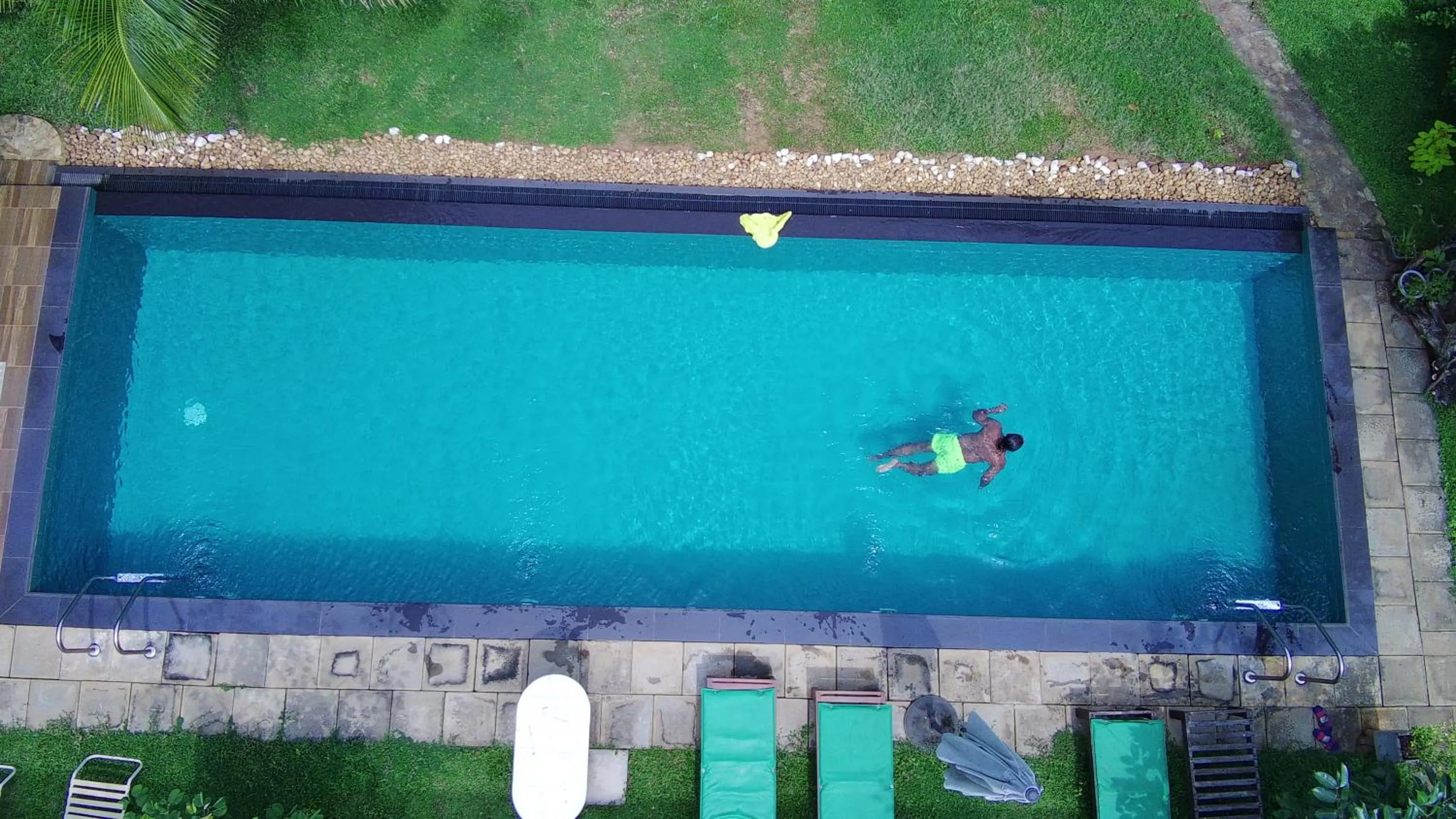 Swimming pool in Vimanra Udawalawa