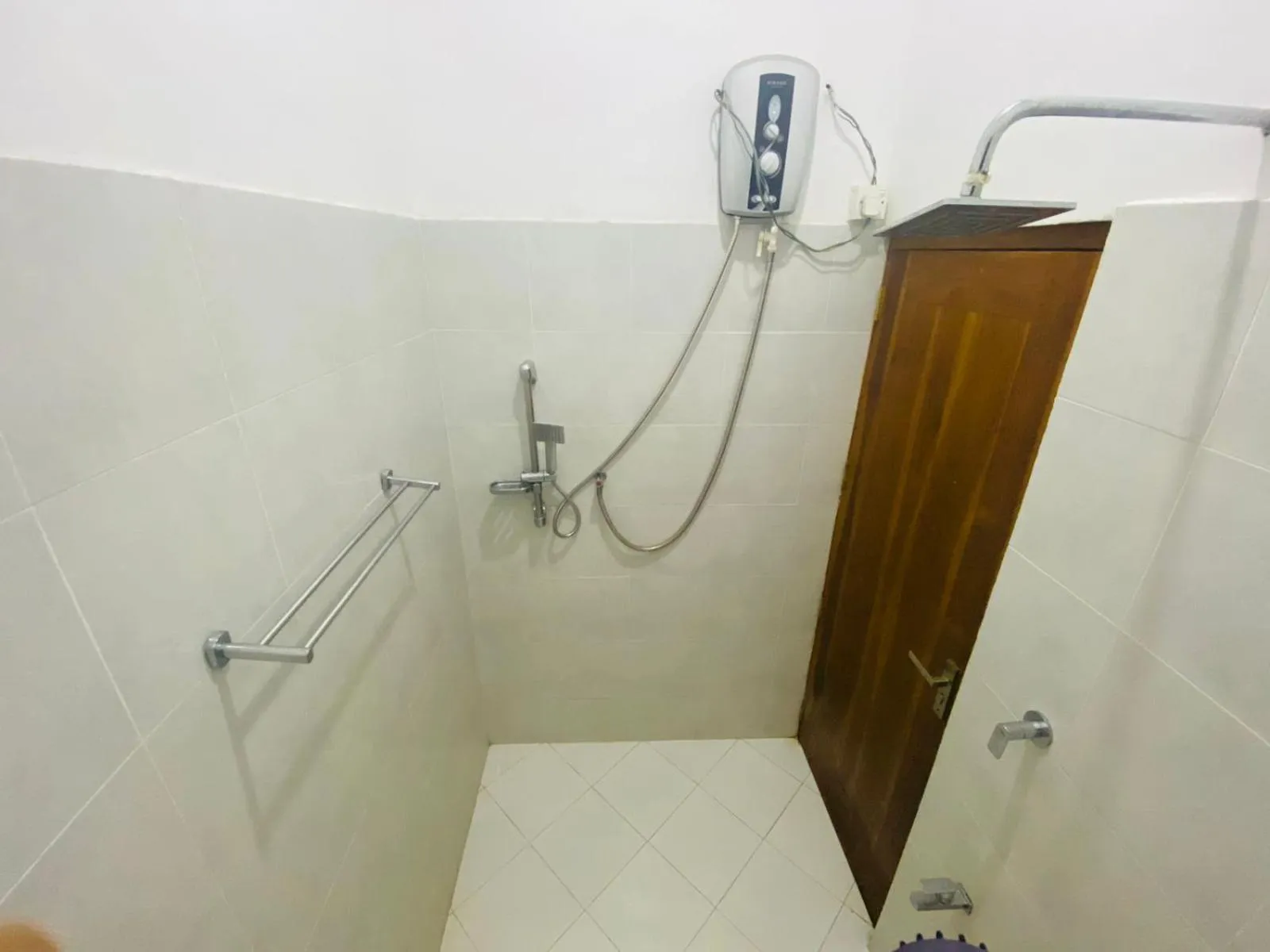 Shower in Vimanra Udawalawa