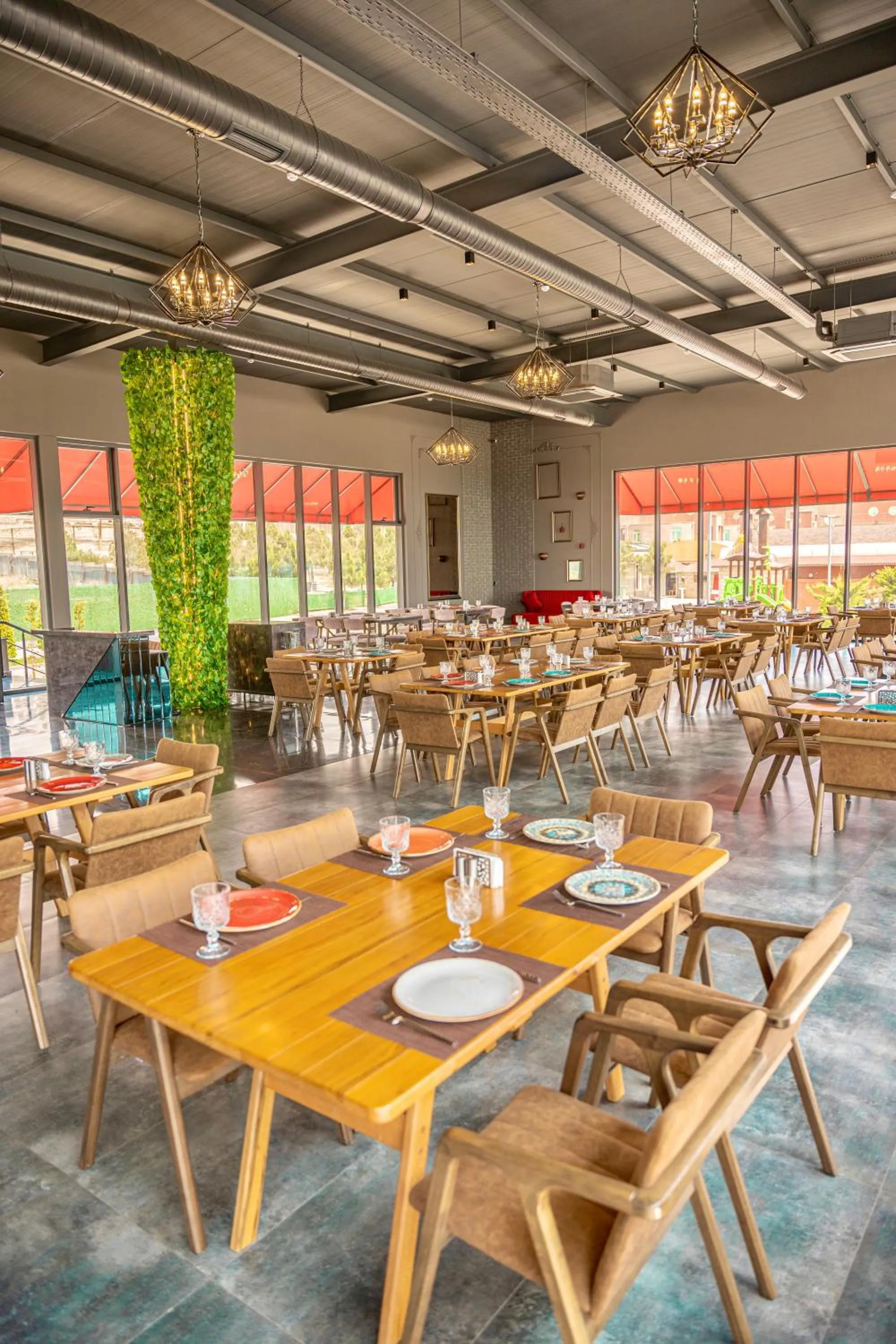 Restaurant/places to eat in Panorama Villa Lux Hotel