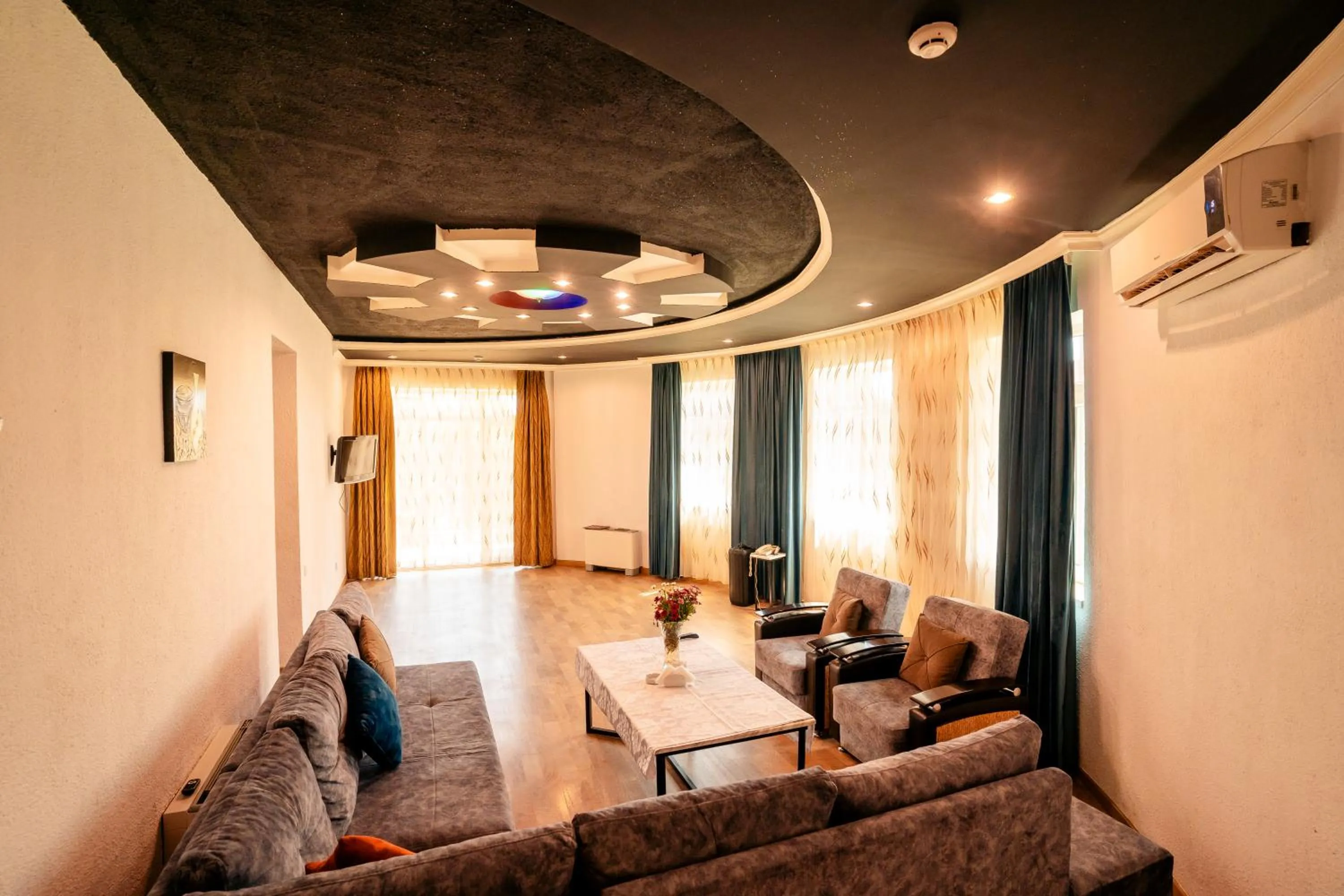 TV and multimedia in Panorama Villa Lux Hotel