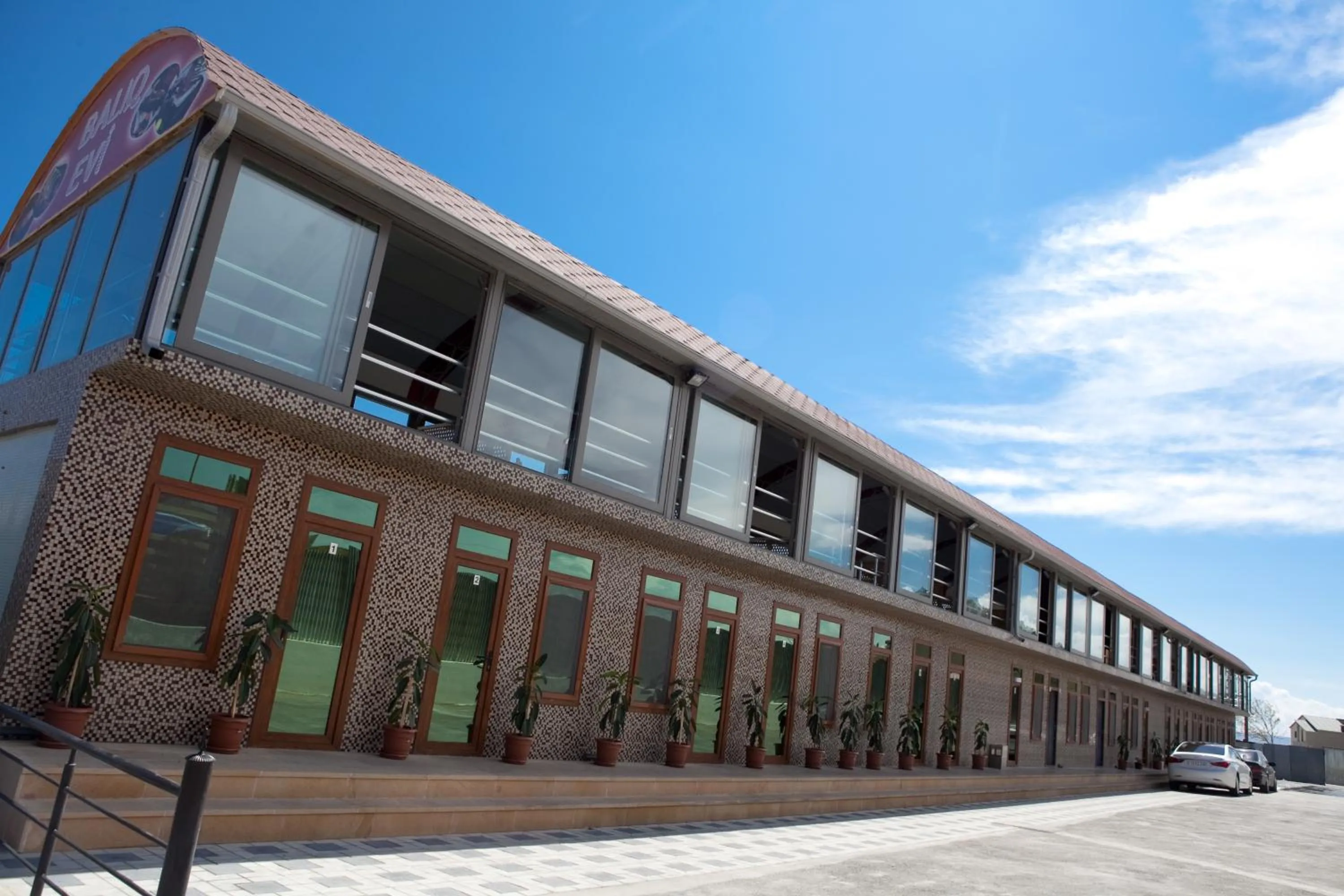 Restaurant/places to eat in Panorama Villa Lux Hotel