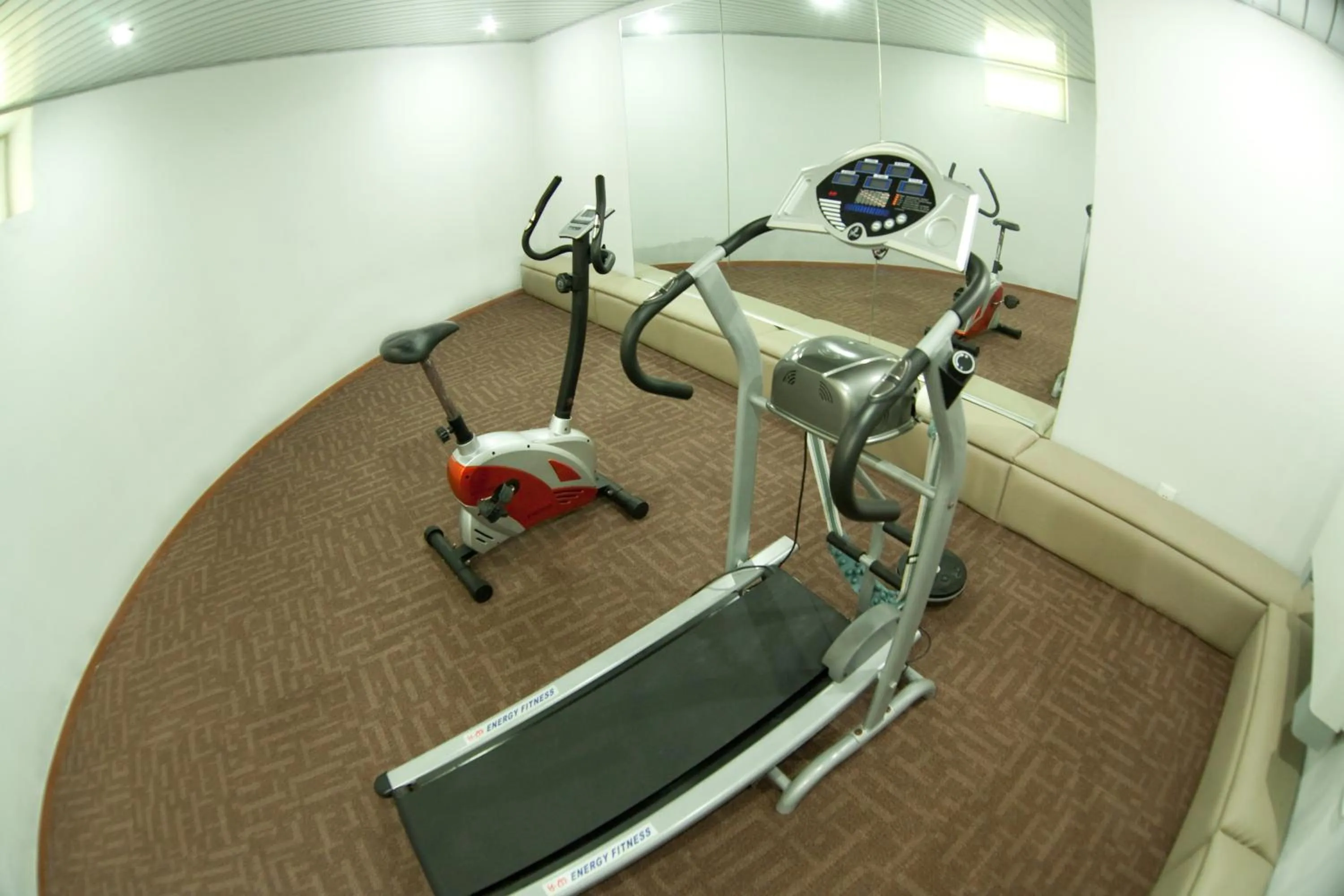 Fitness centre/facilities in Panorama Villa Lux Hotel