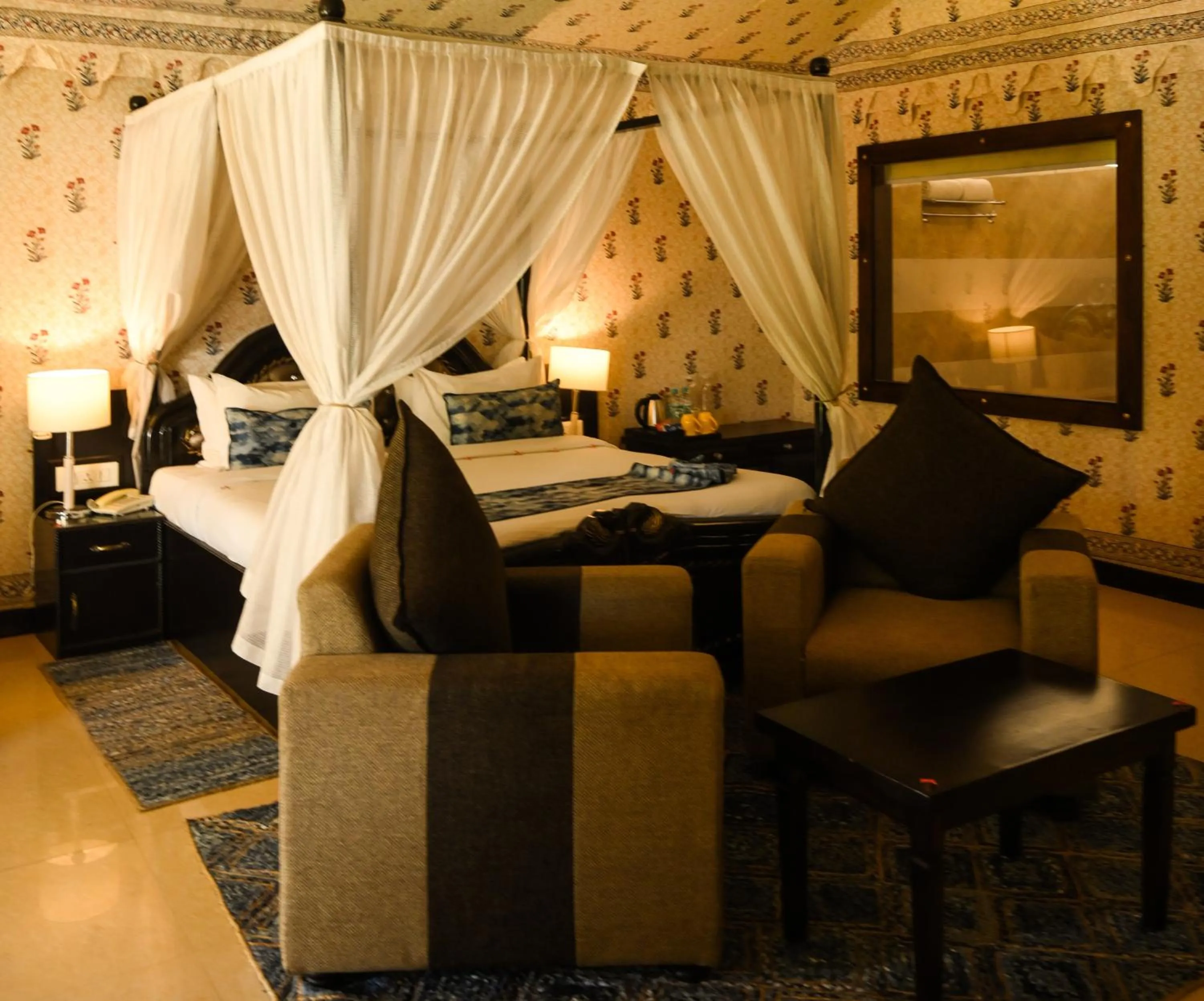 Photo of the whole room, Bed in Rawai Luxury Tents Pushkar