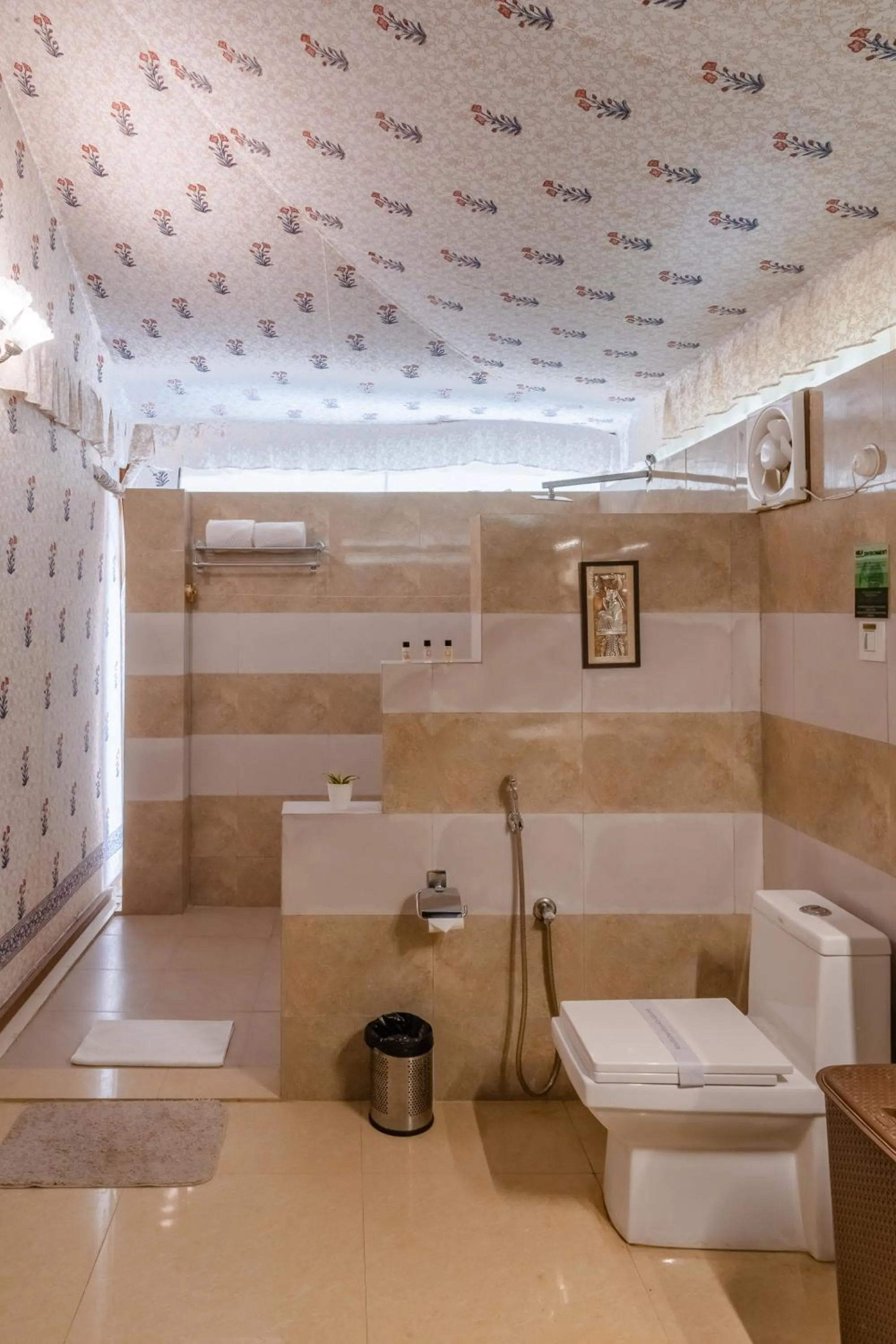 Toilet in Rawai Luxury Tents Pushkar