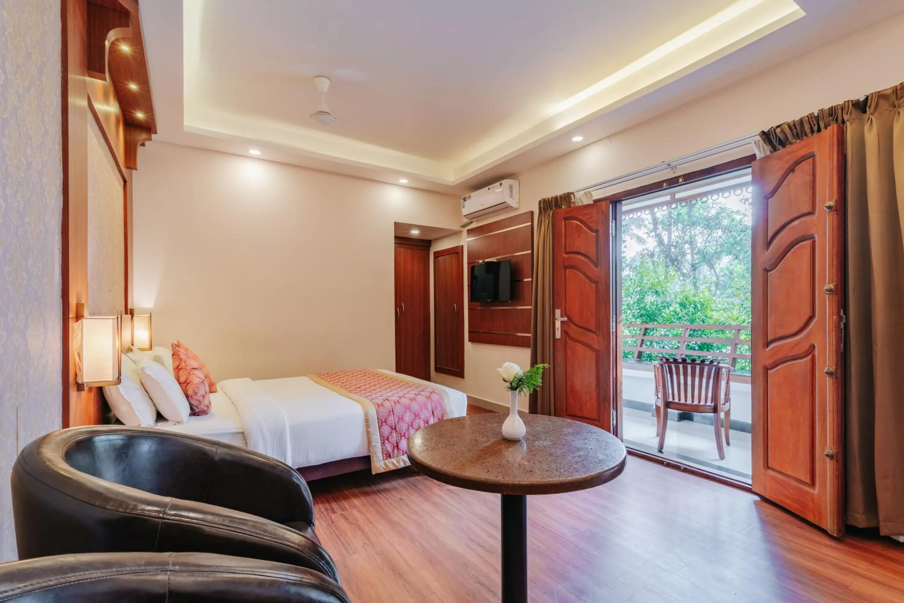 Bed in Crown Valley Thekkady