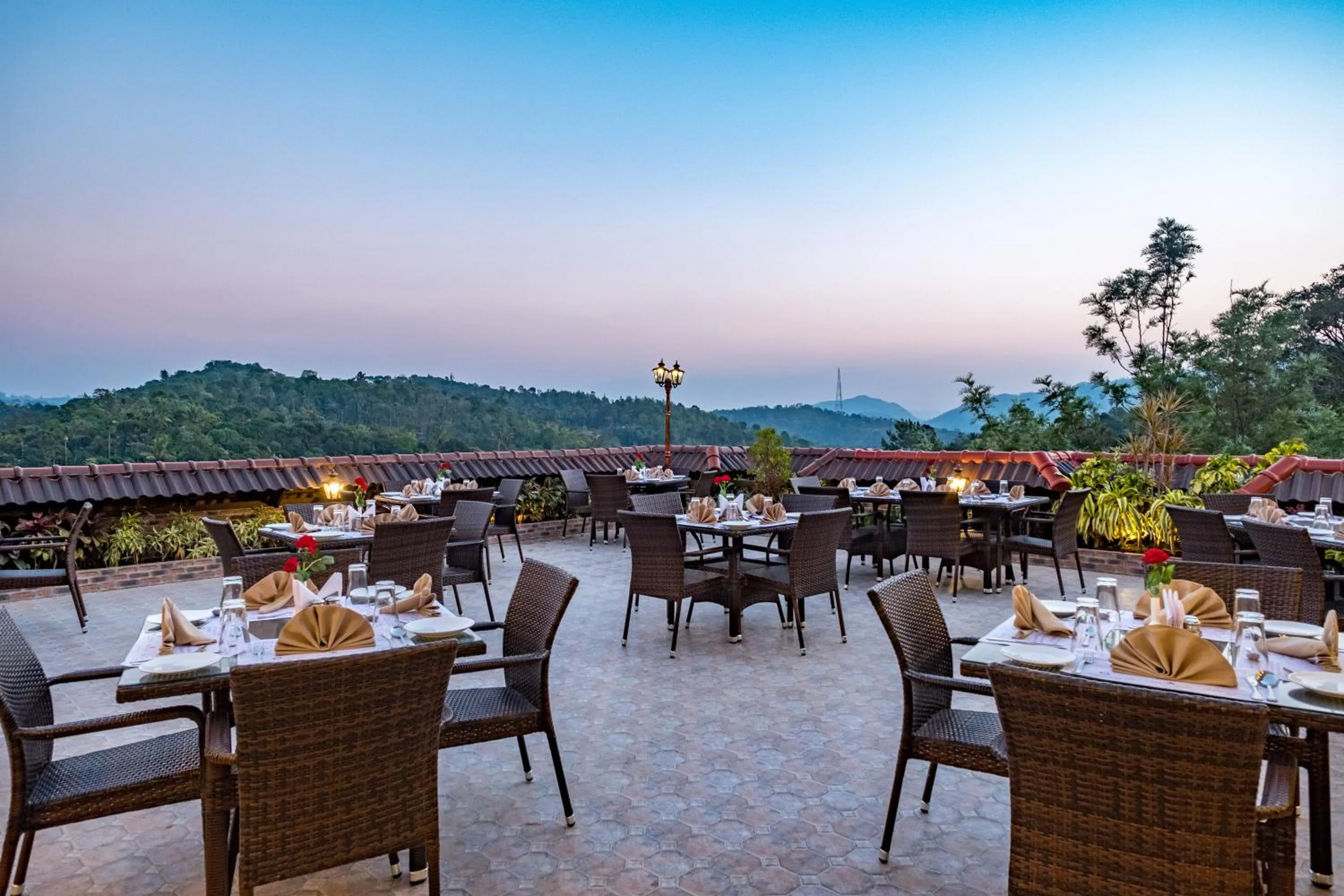 Restaurant/places to eat in Crown Valley Thekkady