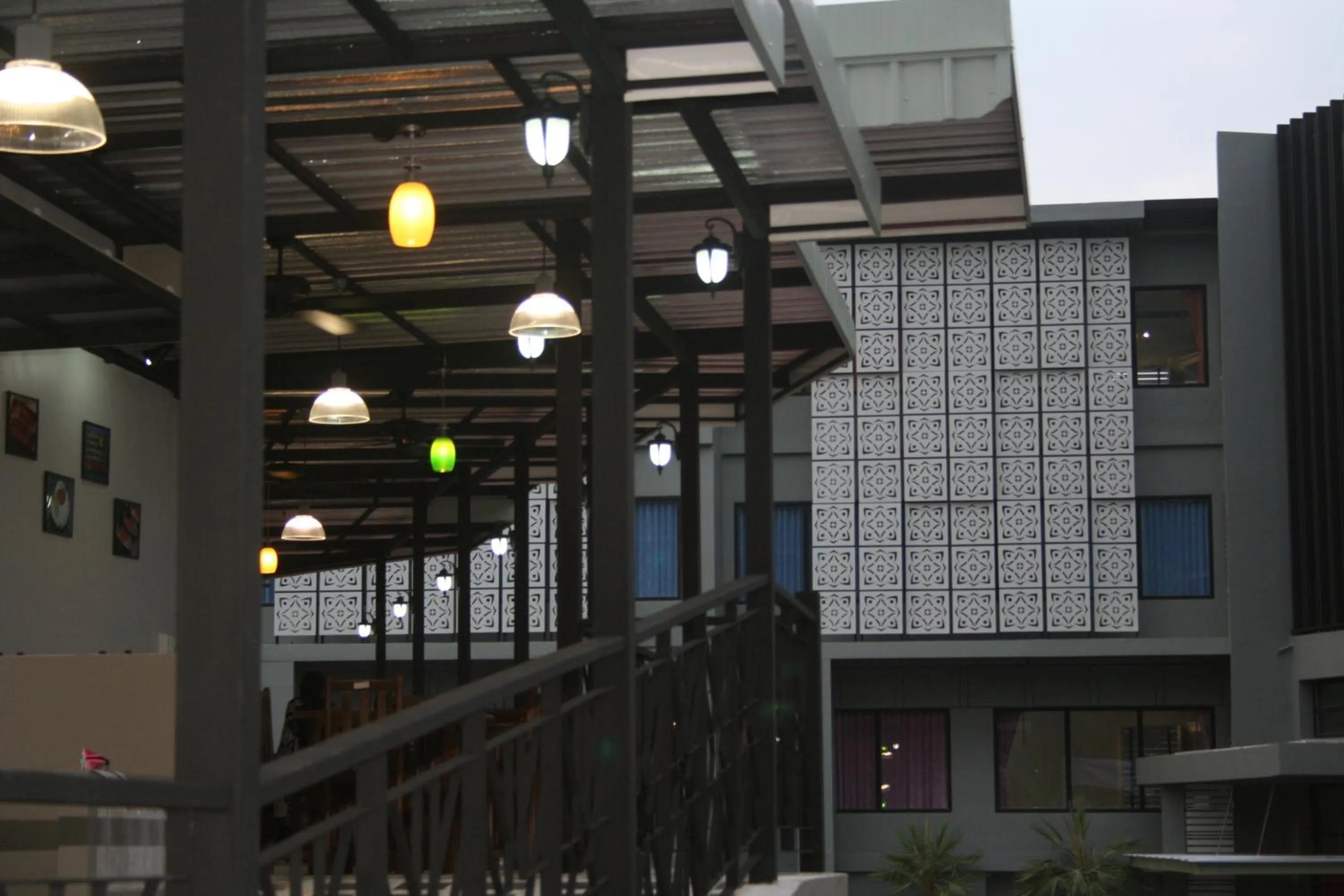 Area and facilities in Dinar Lodge