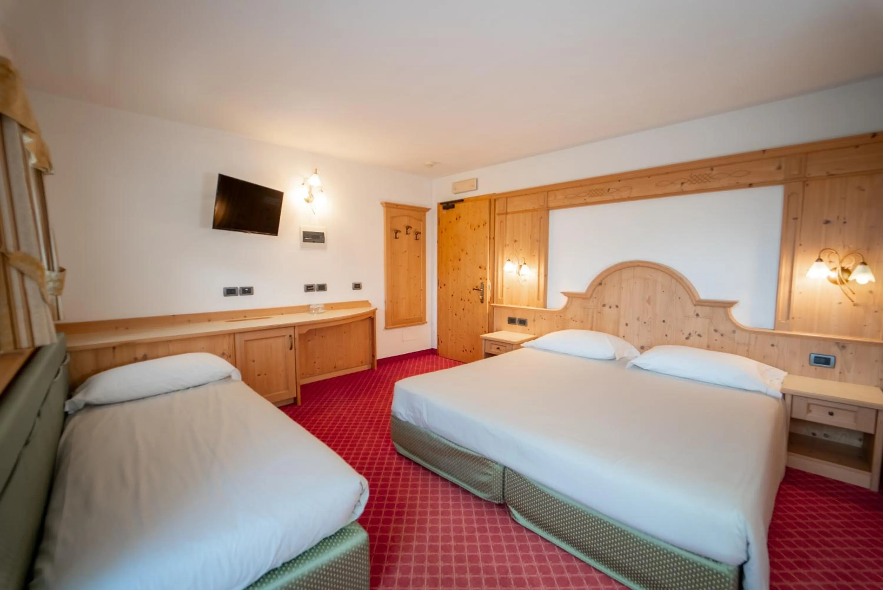 Bedroom, Bed in Chalet Campiglio Imperiale